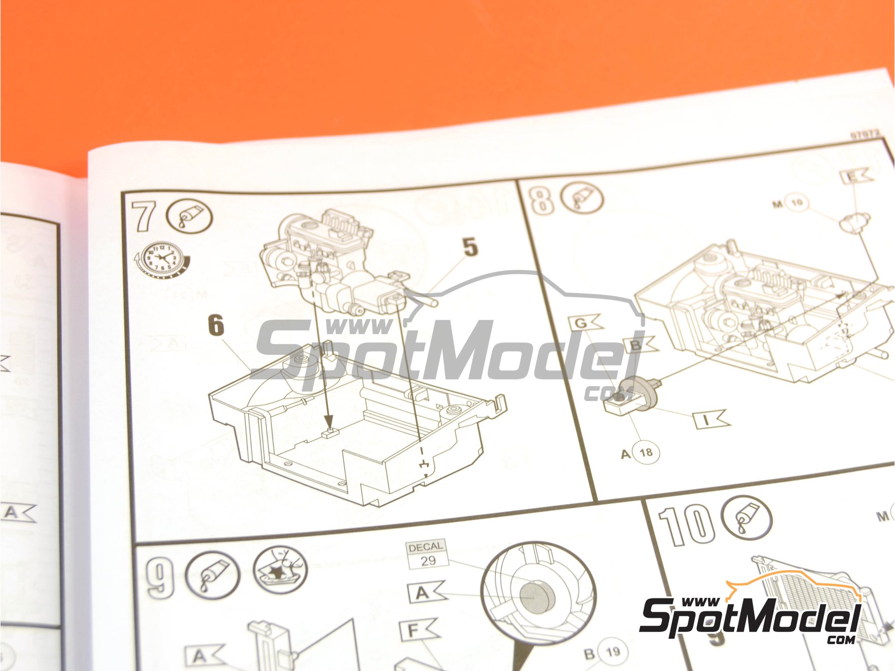 Image 12: Volkswagen Golf Mk I GTI | Car scale model kit in 1/24 scale manufactured by Revell (ref.&nbsp;REV07072, also 4009803070728, 07072 and 80-7072)