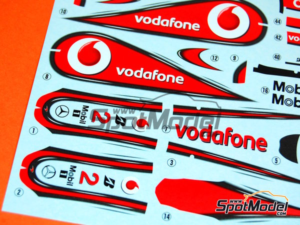 Image 12: McLaren MP4/25 McLaren Racing Limited Team sponsored by Vodafone - FIA Formula 1 World Championship 2010 | Car scale model kit in 1/24 scale manufactured by Revell (ref. REV07096, also 4009803070964, 07096 and 80-7096)