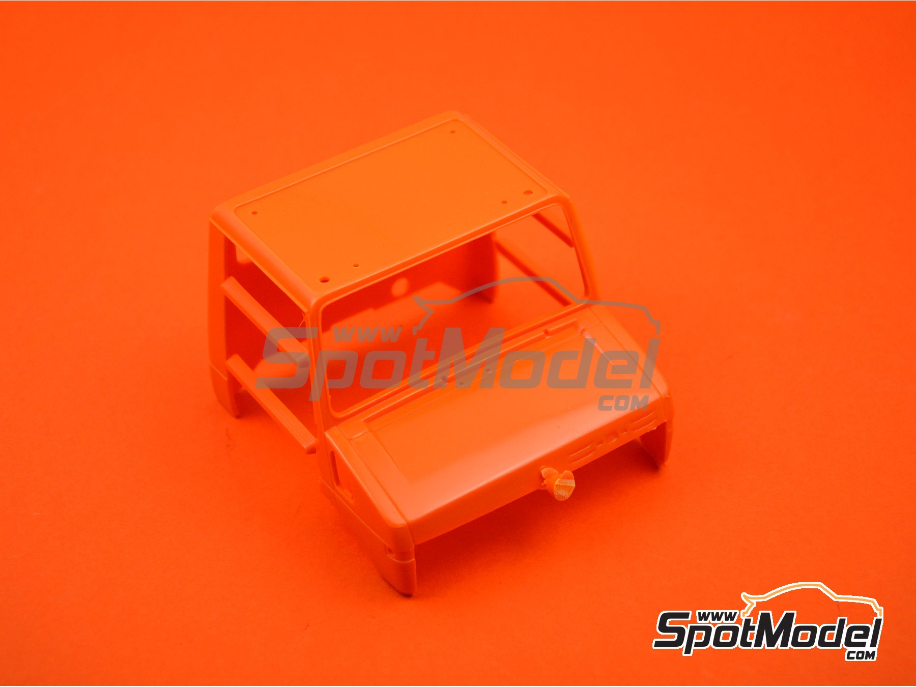 Image 6: Mercedes-Benz Unimog U1300L Winterdienst | Model truck kit in 1/24 scale manufactured by Revell (ref.&nbsp;REV07438, also 07438)