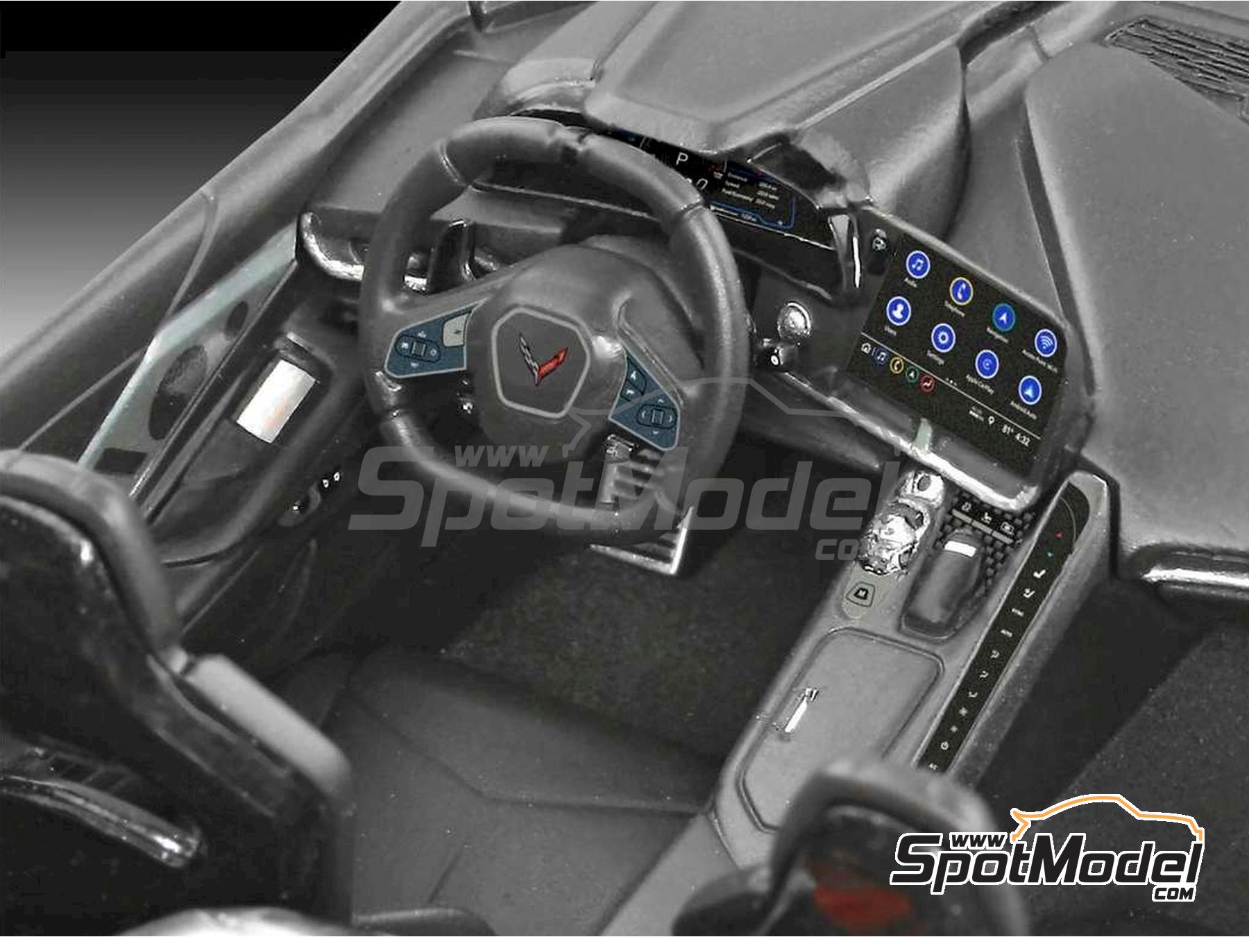 Image 3: Corvette C8 Coupe | Car scale model kit in 1/24 scale manufactured by Revell (ref. REV07714, also 4009803077147 and 07714)