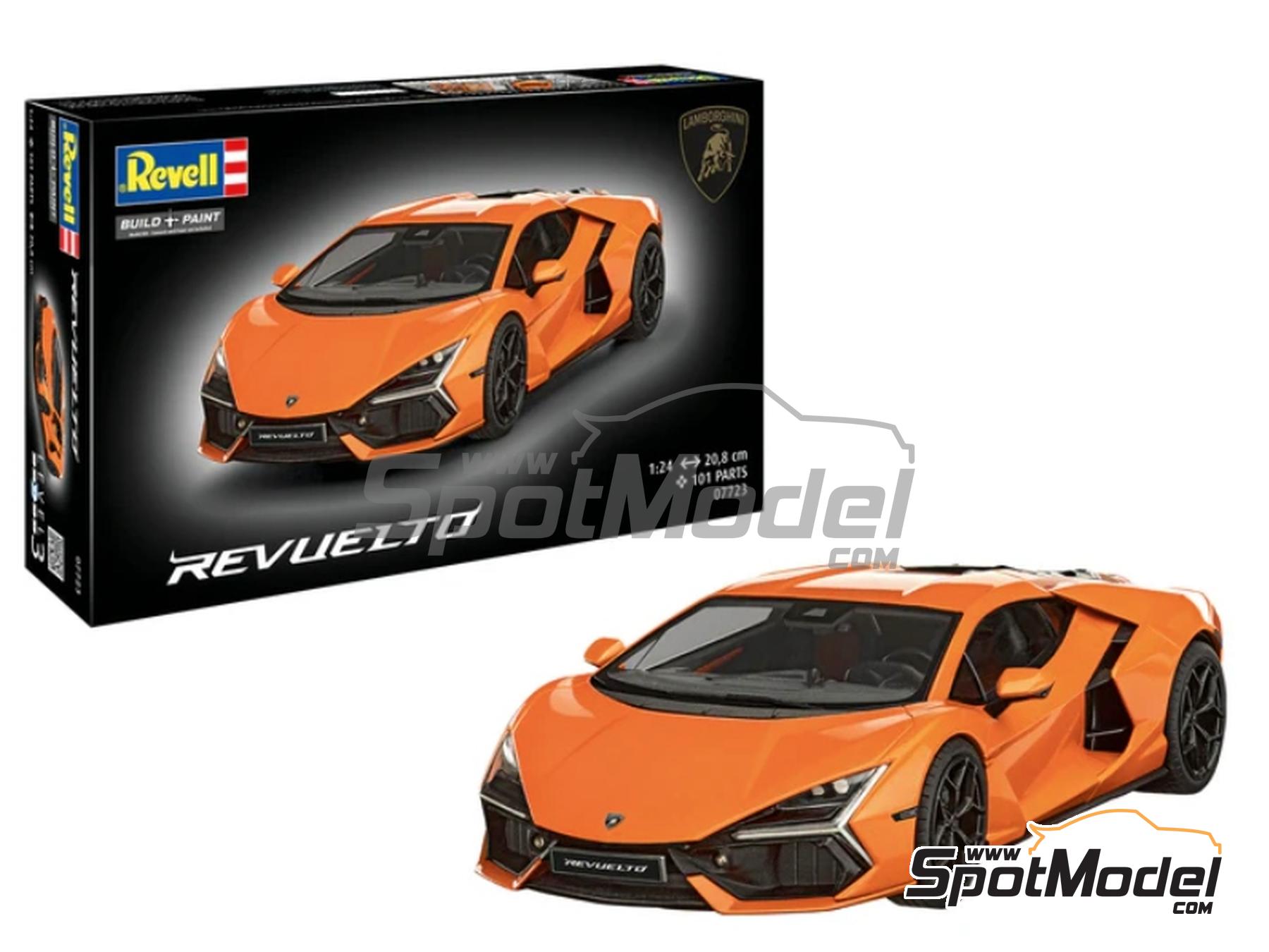 Image 2: Lamborghini Revuelto | Car scale model kit in 1/24 scale manufactured by Revell (ref.&nbsp;REV07723, also 4009803077239 and 07723)