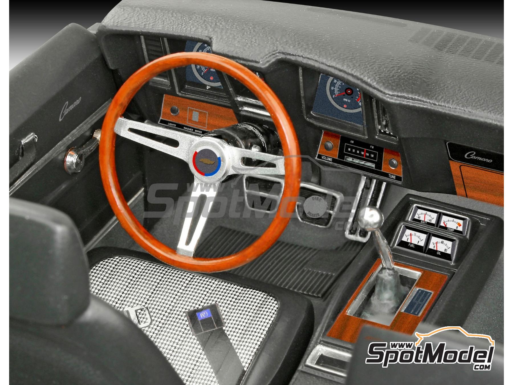 Image 7: Chevrolet Camaro Z28 -  1969 | Car scale model kit in 1/12 scale manufactured by Revell (ref.&nbsp;REV07727, also 4009803077277 and 07727)