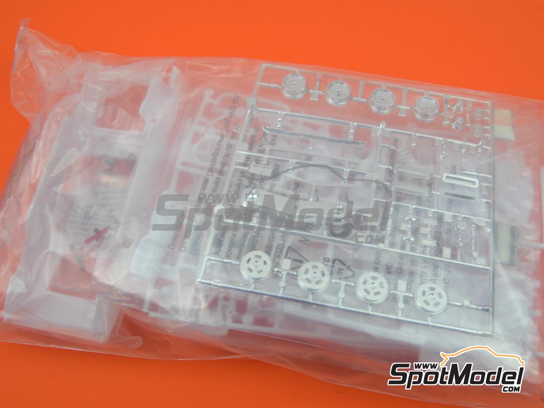 Image 11: Shelby Ford Mustang GT500 -  1970 | Car scale model kit in 1/25 scale manufactured by Revell (ref.&nbsp;REV07729, also 07729)