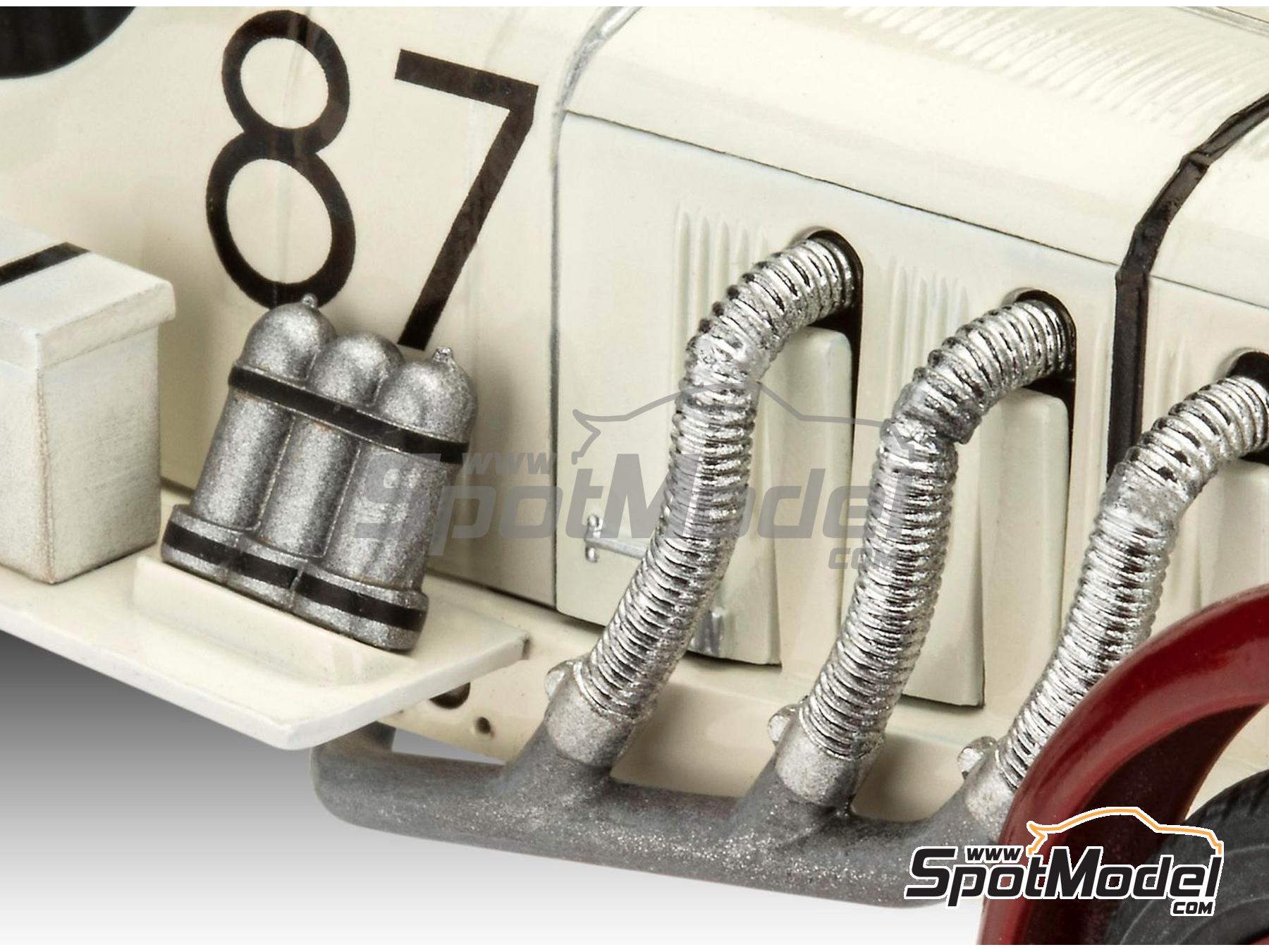Revell 07737: Scale model kit 1/32 scale - Mercedes Benz