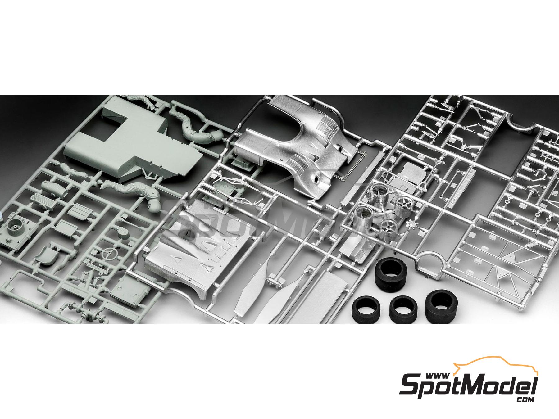 Image 8: Porsche 917/10 Martini Racing Team - Interserie 1974 | Scale model kit in 1/32 scale manufactured by Revell (ref. REV07738, also 4009803077383 and 07738)