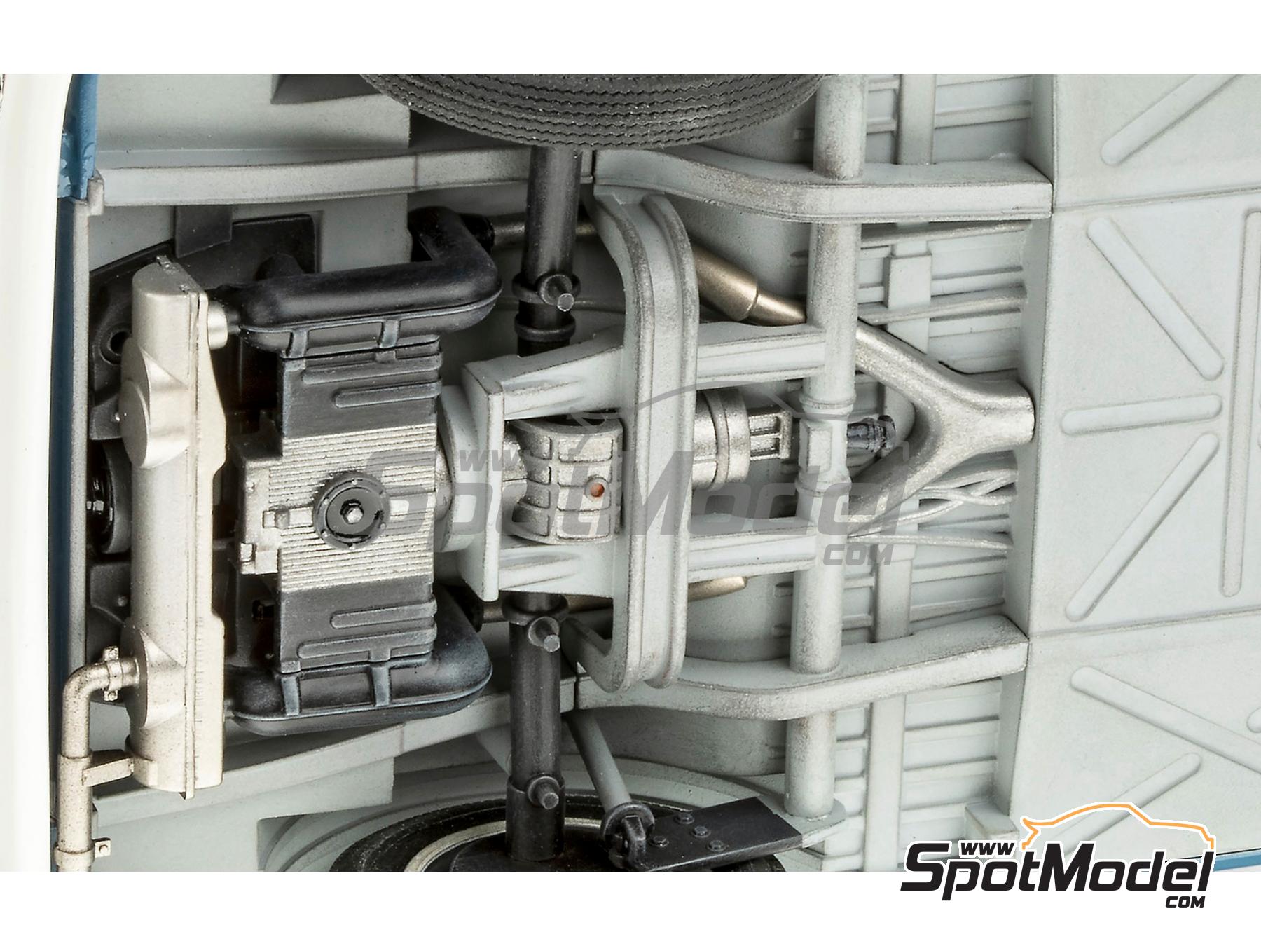 Image 7: Volkswagen Transporter T1 Kastenwagen Panel Van | Van scale model kit in 1/16 scale manufactured by Revell (ref.&nbsp;REV07742, also 4009803077420 and 07742)