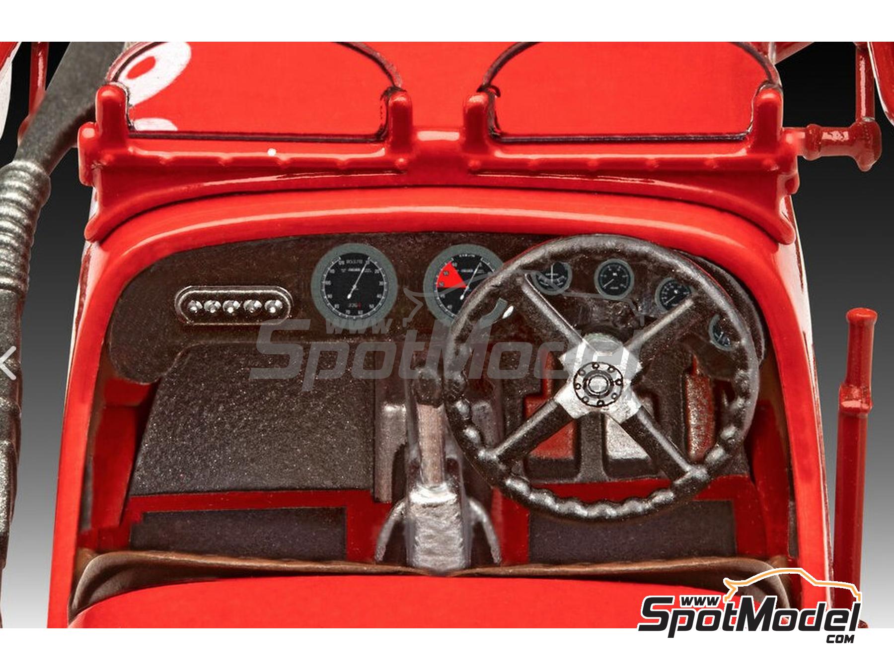 Image 2: Aston Martin Ulster Aston Martin Ltd. Team - 24 Hours Le Mans 1935 | Scale model kit in 1/32 scale manufactured by Revell (ref.&nbsp;REV07751, also 4009803077512 and 07751)