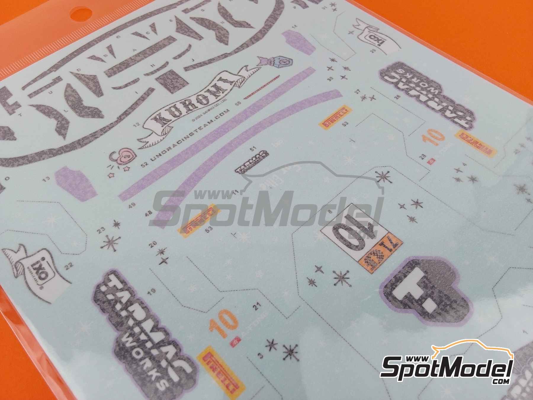 Image 7: Audi R8 LMS Evo II GT3 Equipo Uno Racing patrocinado por Tarmac Works - Macau FIA GT World Cup Championship 2024 | Decoraci&oacute;n en escala&nbsp;1/24 fabricado por SK Decals (ref.&nbsp;SK-24217)