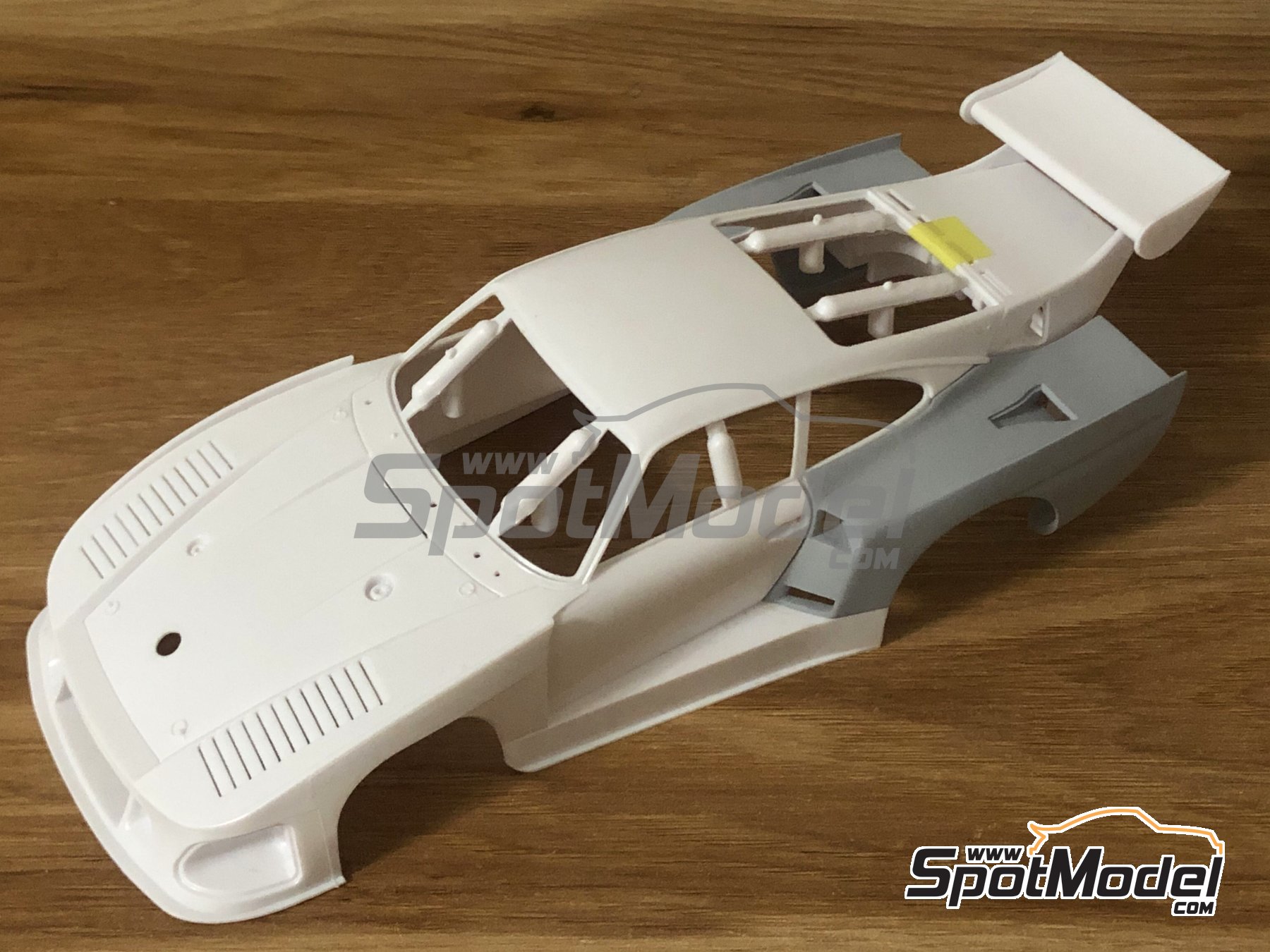 Image 2: Porsche Kremer 935 K3 Fender -  1980 | Transkit in 1/24 scale manufactured by SK Decals (ref.&nbsp;SK-TK010)