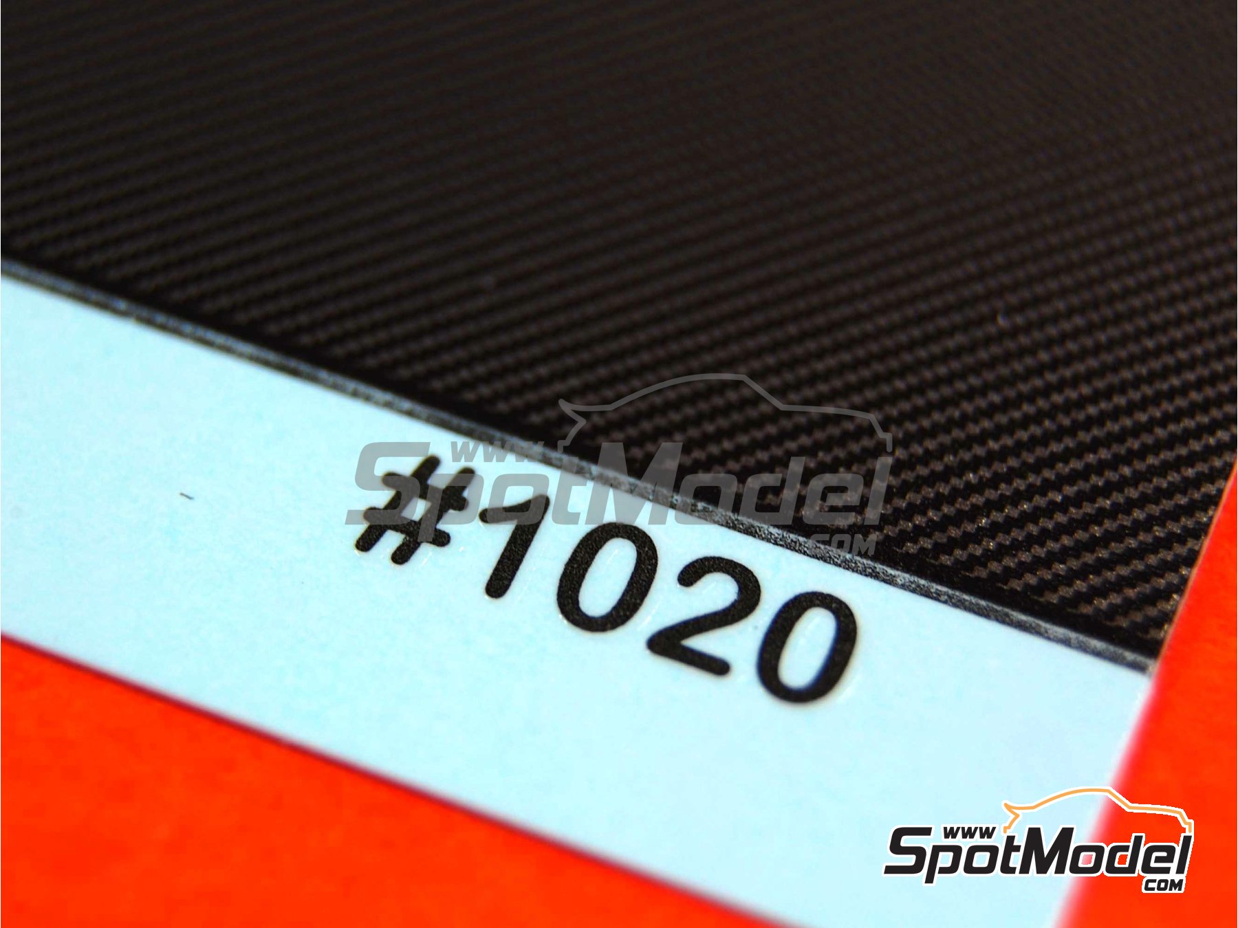 Image 4: Fibra de carbono trama diagonal gris plateado y negra con textura de tamaño grande | Calca de trama de fibra de carbono en escala 1/20 fabricado por Scale Motorsport (ref. SM1020, tambien 1020)