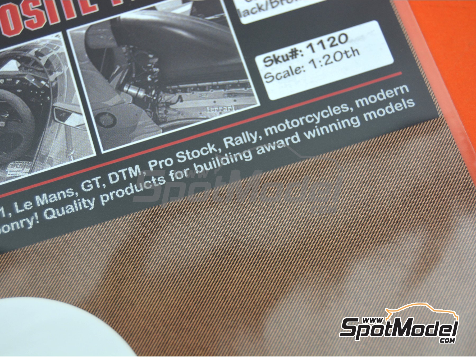 Image 1: Fibra de carbono trama diagonal tono bronce y negro con textura de tama&ntilde;o grande | Calca de trama de fibra de carbono en escala&nbsp;1/20 fabricado por Scale Motorsport (ref.&nbsp;SM1120, tambien 1120)