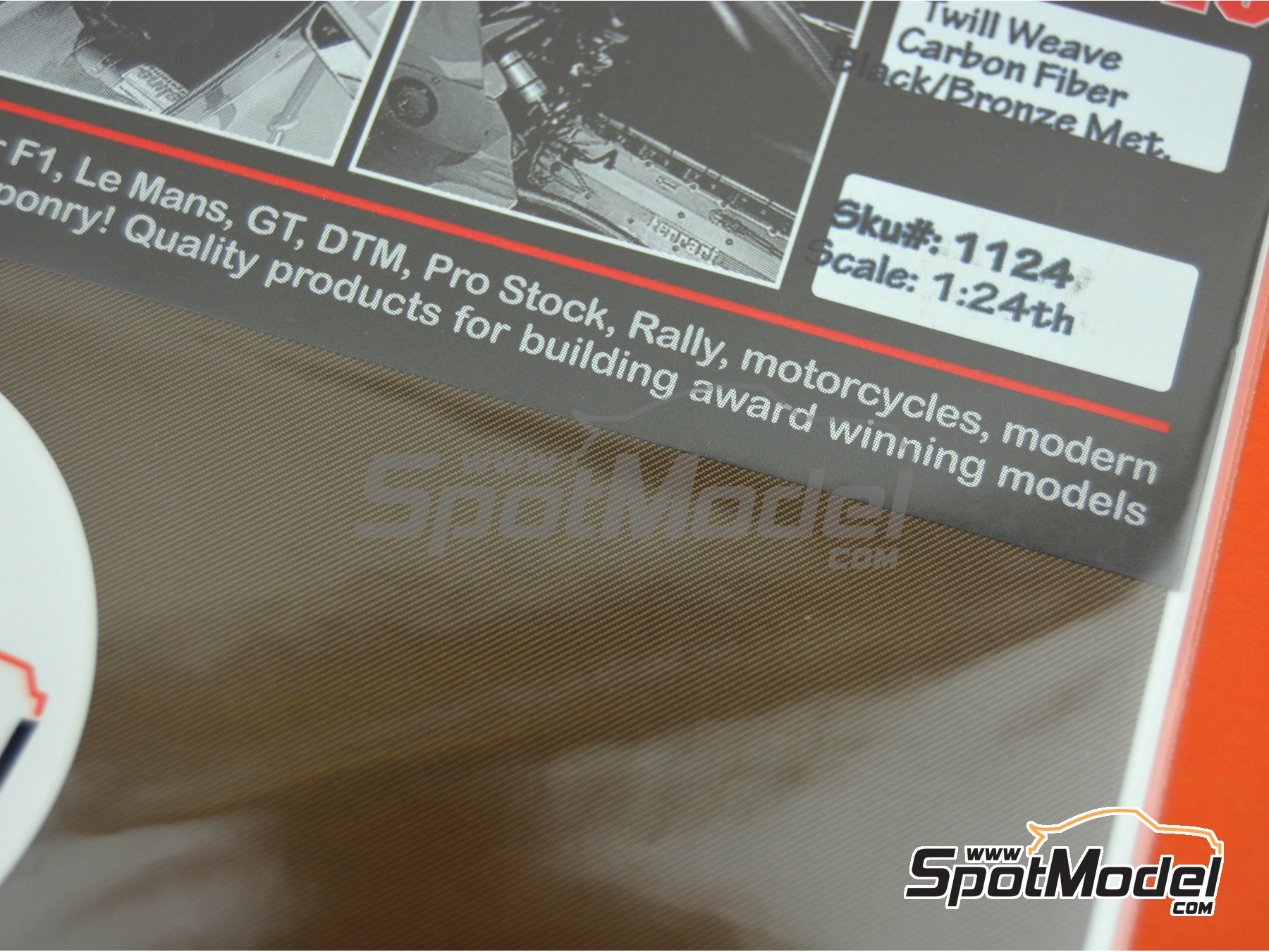 Image 1: Fibra de carbono trama diagonal tono bronce y negro con textura de tama&ntilde;o mediano | Calca de trama de fibra de carbono en escala&nbsp;1/24 fabricado por Scale Motorsport (ref.&nbsp;SM1124, tambien 1124)