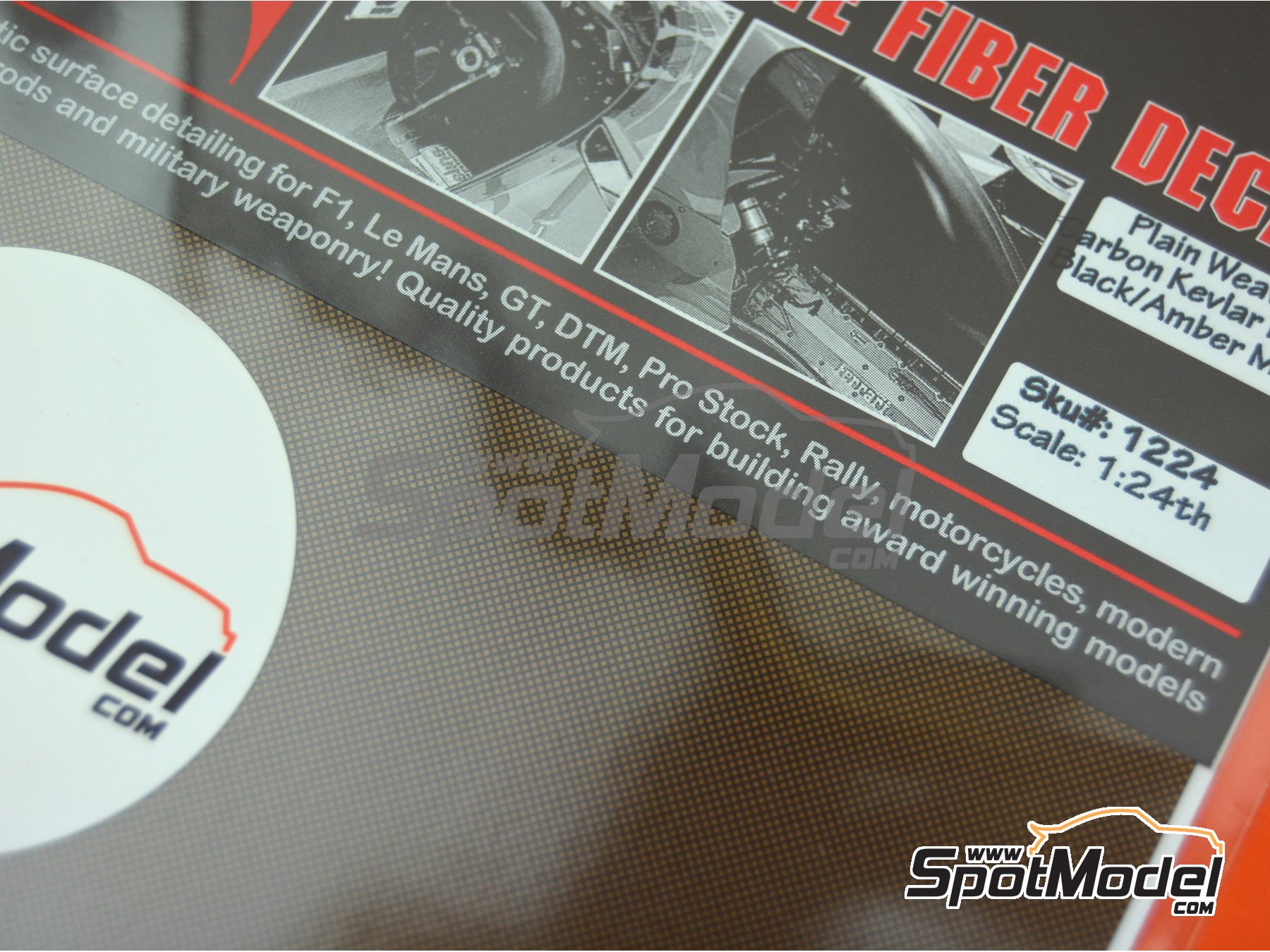 Image 3: Medium size plain weave Kevlar pattern in amber and black | Kevlar fiber decal in 1/24 scale manufactured by Scale Motorsport (ref.&nbsp;SM1224, also 1224)