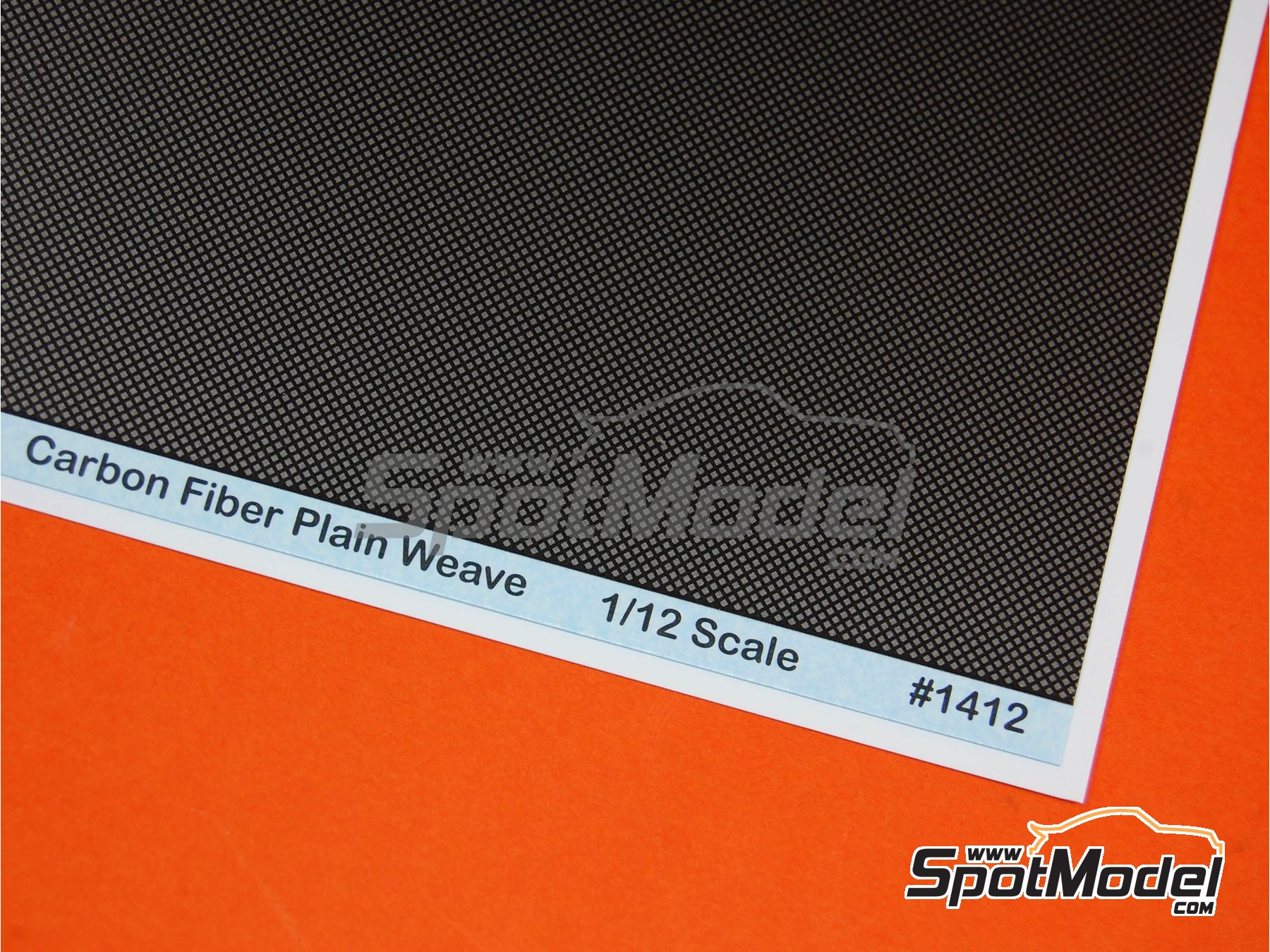 Image 1: Fibra de carbono trama cuadrada tono gris plateado y negro con textura de tamaño super grande | Calca de trama de fibra de carbono en escala 1/12 fabricado por Scale Motorsport (ref. SM1412, tambien 1412)