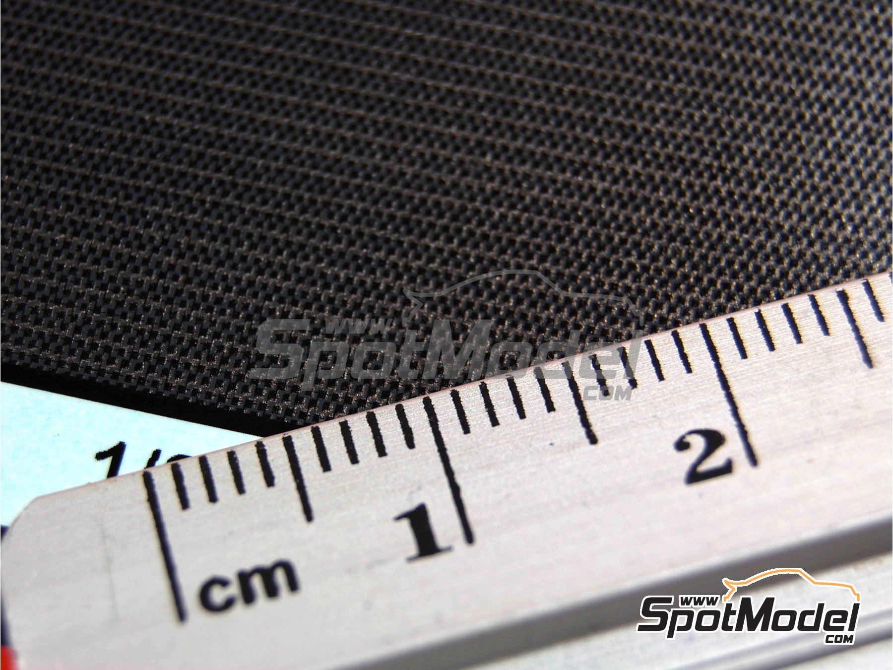 Image 4: Fibra de carbono de alta definicion con textura de tamaño grande | Calca de trama de fibra de carbono en escala 1/20 fabricado por Scale Motorsport (ref. SM1520, tambien 0810614005205 y 1520)