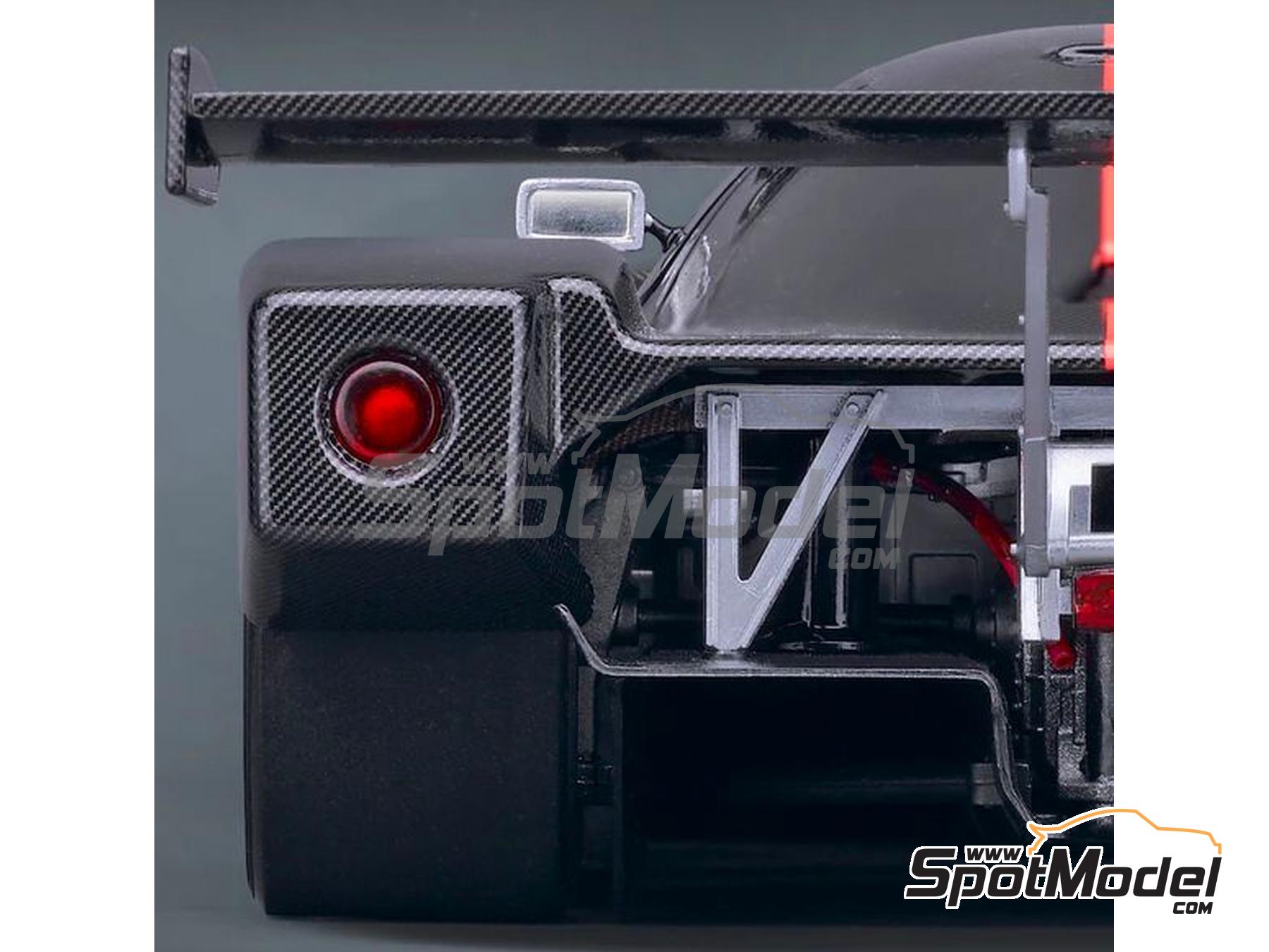Image 3: Sauber Mercedes C9 Full Carbon Jacket | Carbon fibre pattern decal set in 1/24 scale manufactured by Scale Motorsport (ref.&nbsp;SM71132, also 71132)