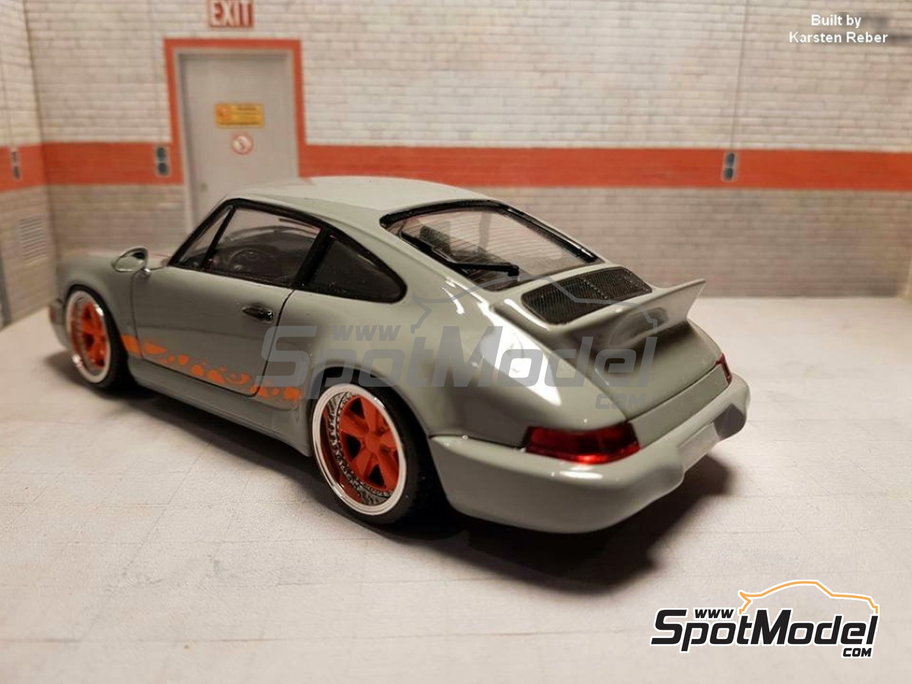 Image 4: Porsche 911 RS 1973 engine cover without grille | Detail in 1/24 scale manufactured by Scale Production (ref. SP-HAU-RS)