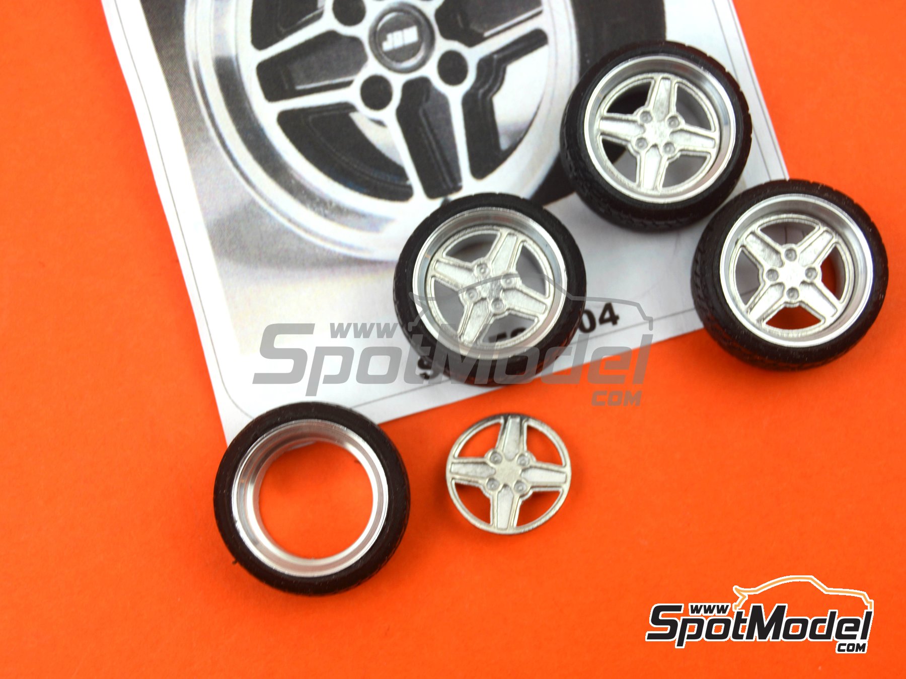 Image 4: 16 inches Ford RS | Rims and tyres set in 1/24 scale manufactured by Scale Production (ref.&nbsp;SPRF24104, also SPRF24104+TREAD)