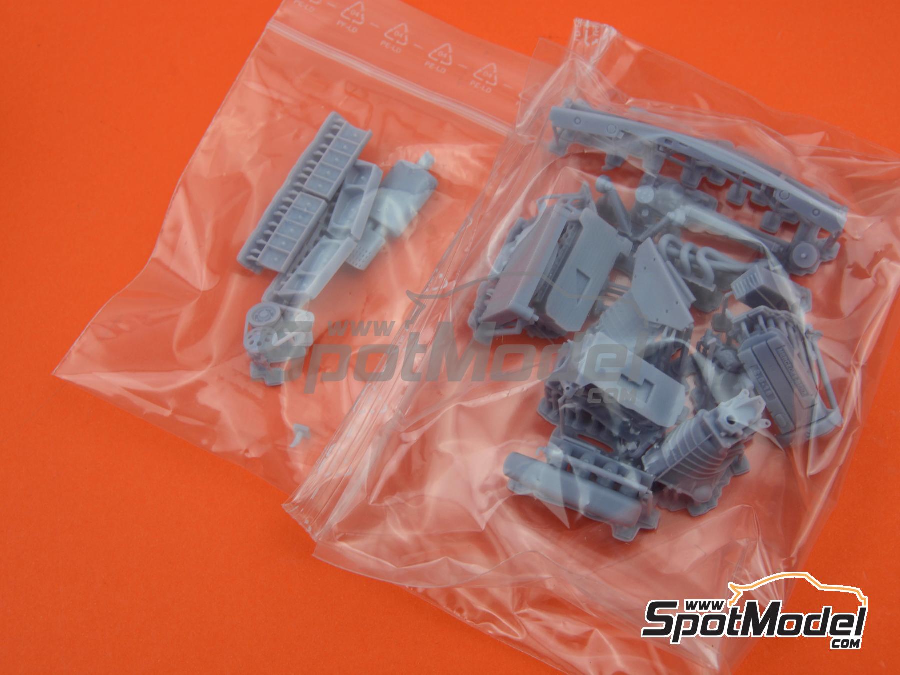 Image 7: Mercedes Benz 190 M102 - DTM - Deutsche Tourenwagen Masters | Motor en escala&nbsp;1/24 fabricado por Scale Production (ref.&nbsp;SPTK24064-1)