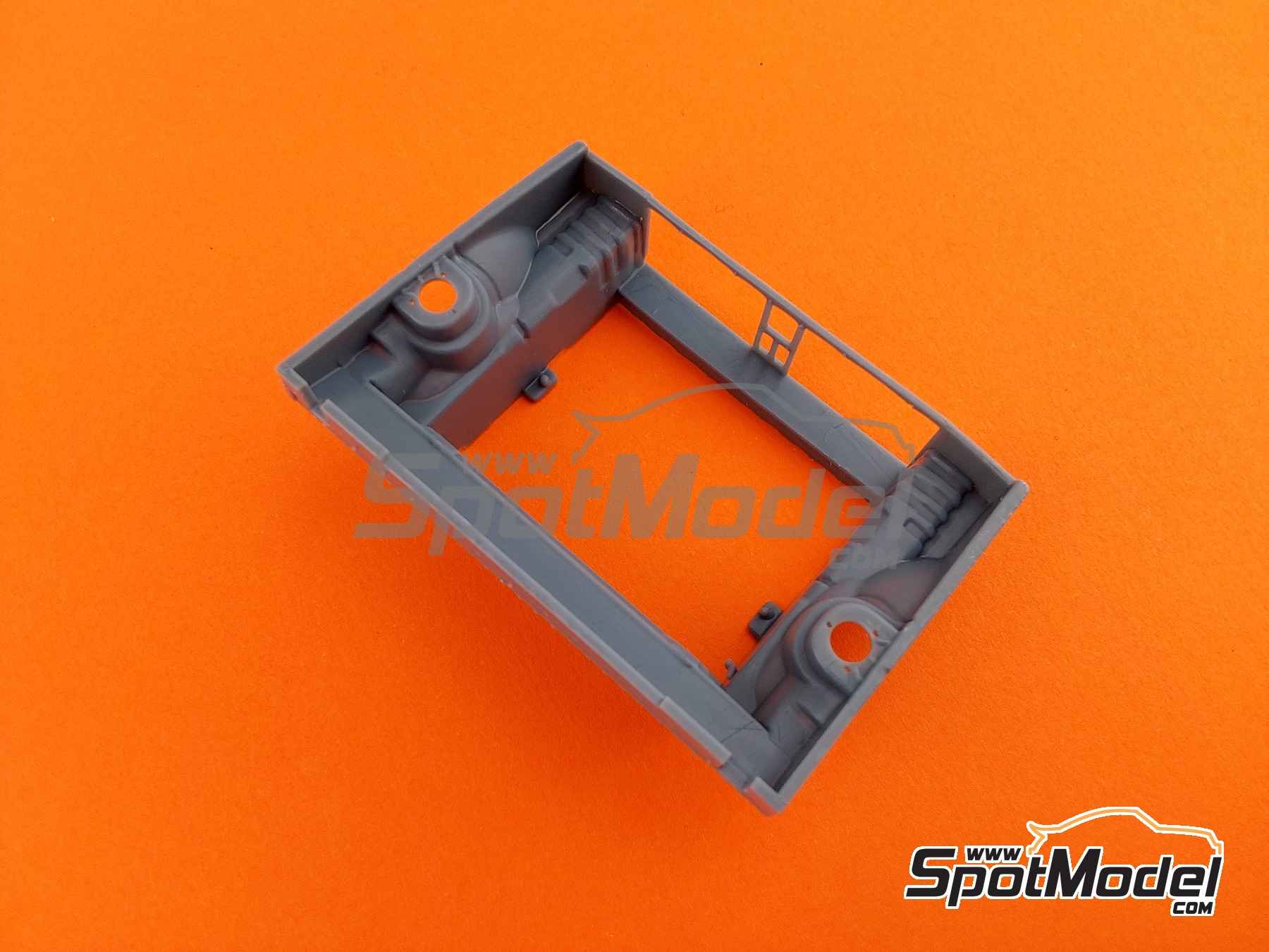 Image 6: Volkswagen Golf MK.I racecar engine bay | Detail in 1/24 scale manufactured by Scale Production (ref.&nbsp;SPTK24065M)