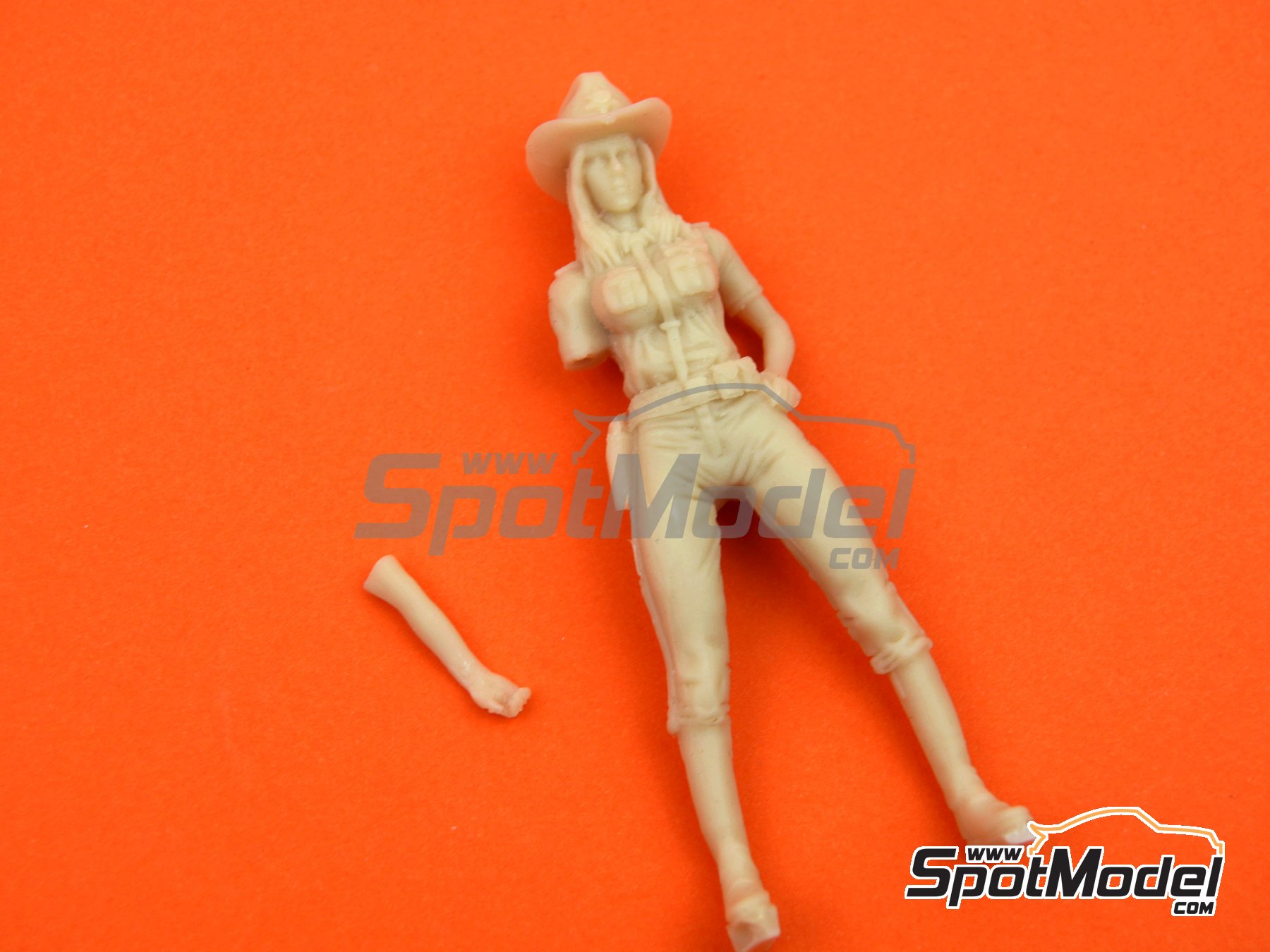 Image 6: Officer Nancy | Figure in 1/24 scale manufactured by Scale Production (ref.&nbsp;TMF24013)