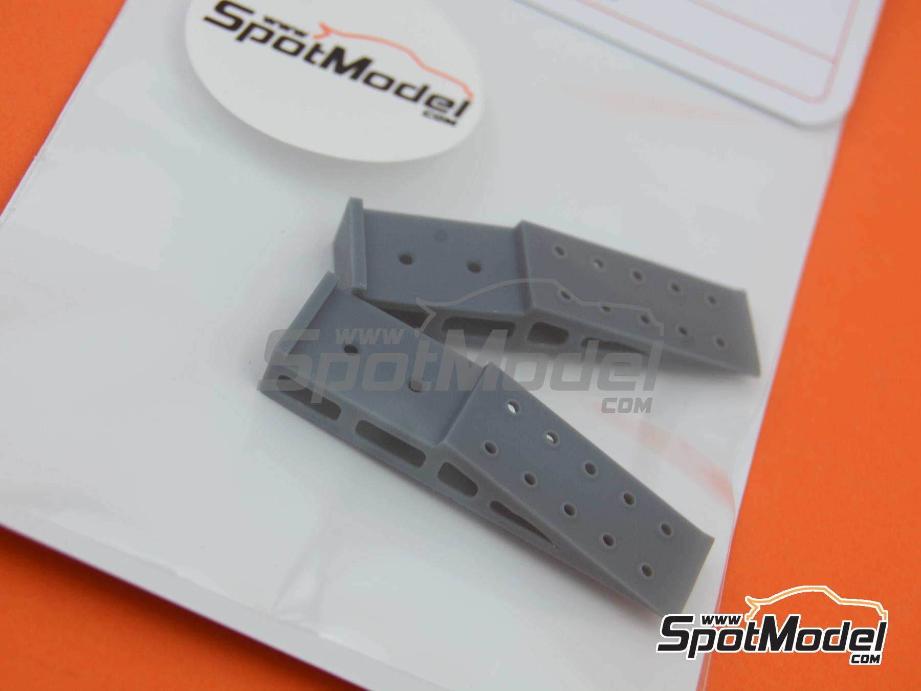 Image 8: Service ramps | Detail in 1/24 scale manufactured by Scalecars.Online (ref.&nbsp;SCO-R028)