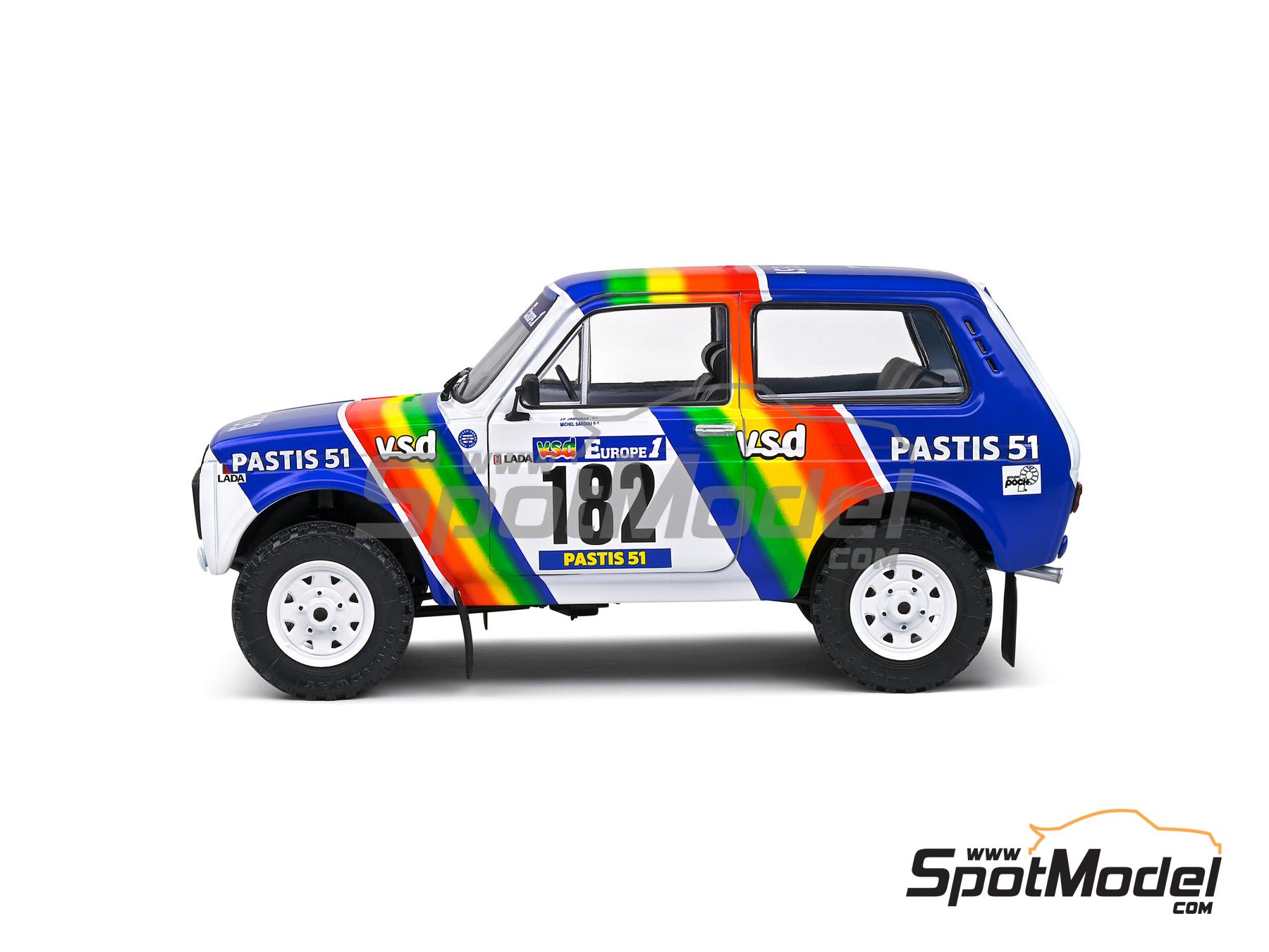Modelcar Group 1:18 Lada Niva Année de construction 1976 bleu foncé MCG18130 modèle voiture