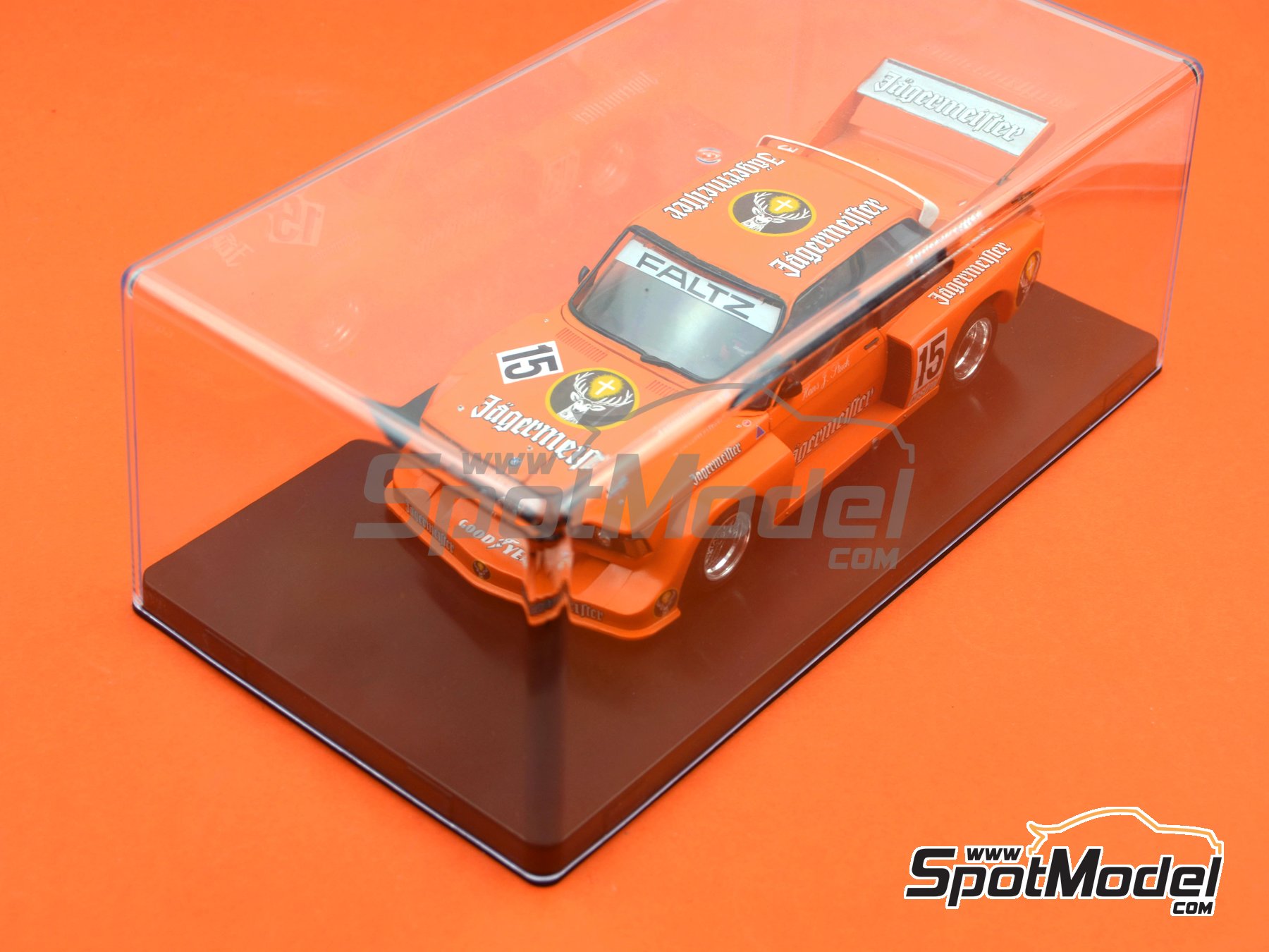 Image 3: Vitrina para vehículos en escala 1/24 | Urna en escala 1/24 fabricado por SpotModel (ref. SPOT-015)