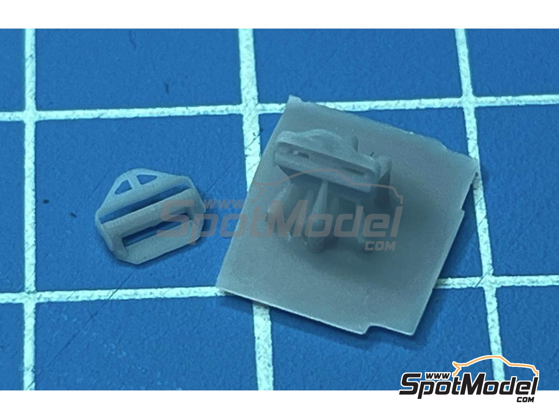 Image 7: 6-Point Racing seatbelt buckles | Seatbelts in 1/20 scale manufactured by Stone Models (ref.&nbsp;A037-2023, also A037/2023)