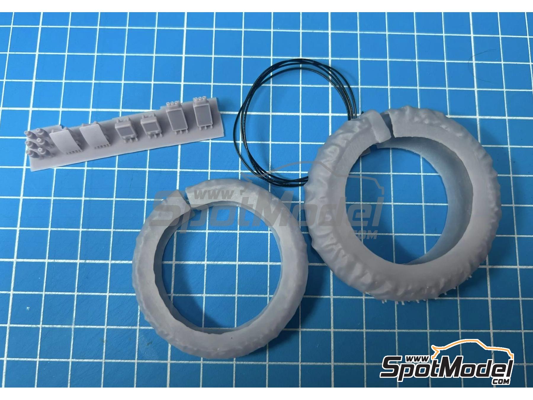 Image 1: Tire Warmer for Modern MotoGP Bikes | Detail in 1/12 scale manufactured by Stone Models (ref.&nbsp;A043-2024, also A043/2024)