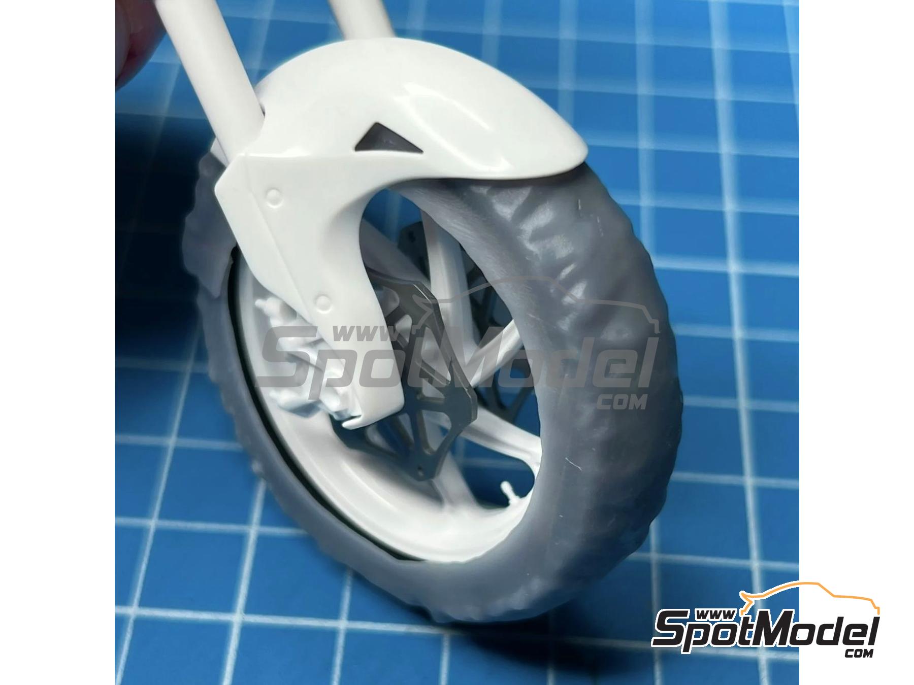 Image 4: Tire Warmer for Modern MotoGP Bikes | Detail in 1/12 scale manufactured by Stone Models (ref.&nbsp;A043-2024, also A043/2024)
