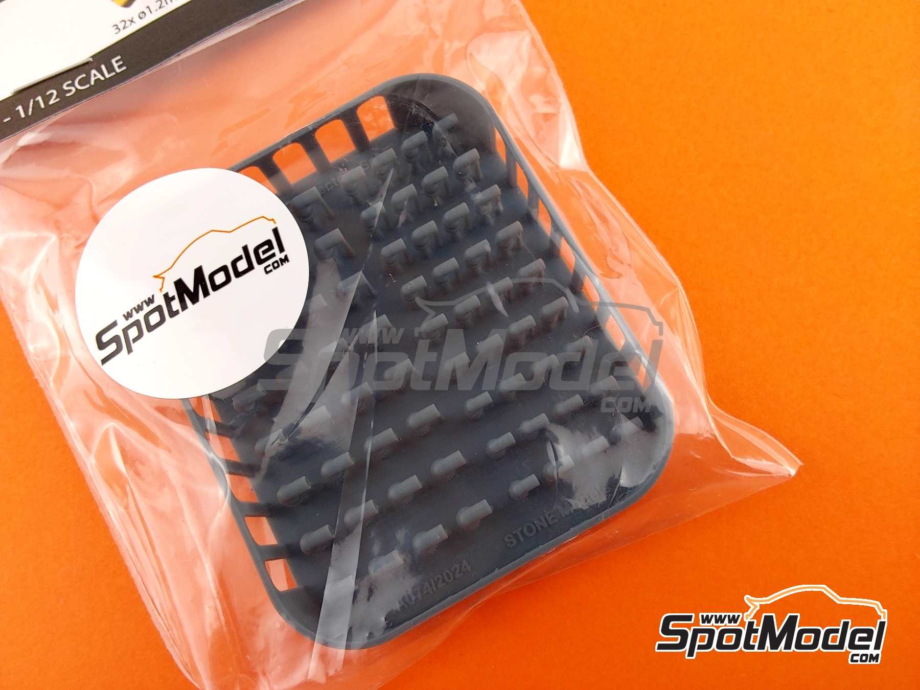 Image 6: Electric Connectors - Set E | Detail in 1/20 scale manufactured by Stone Models (ref. A074-2024, also A074/2024)