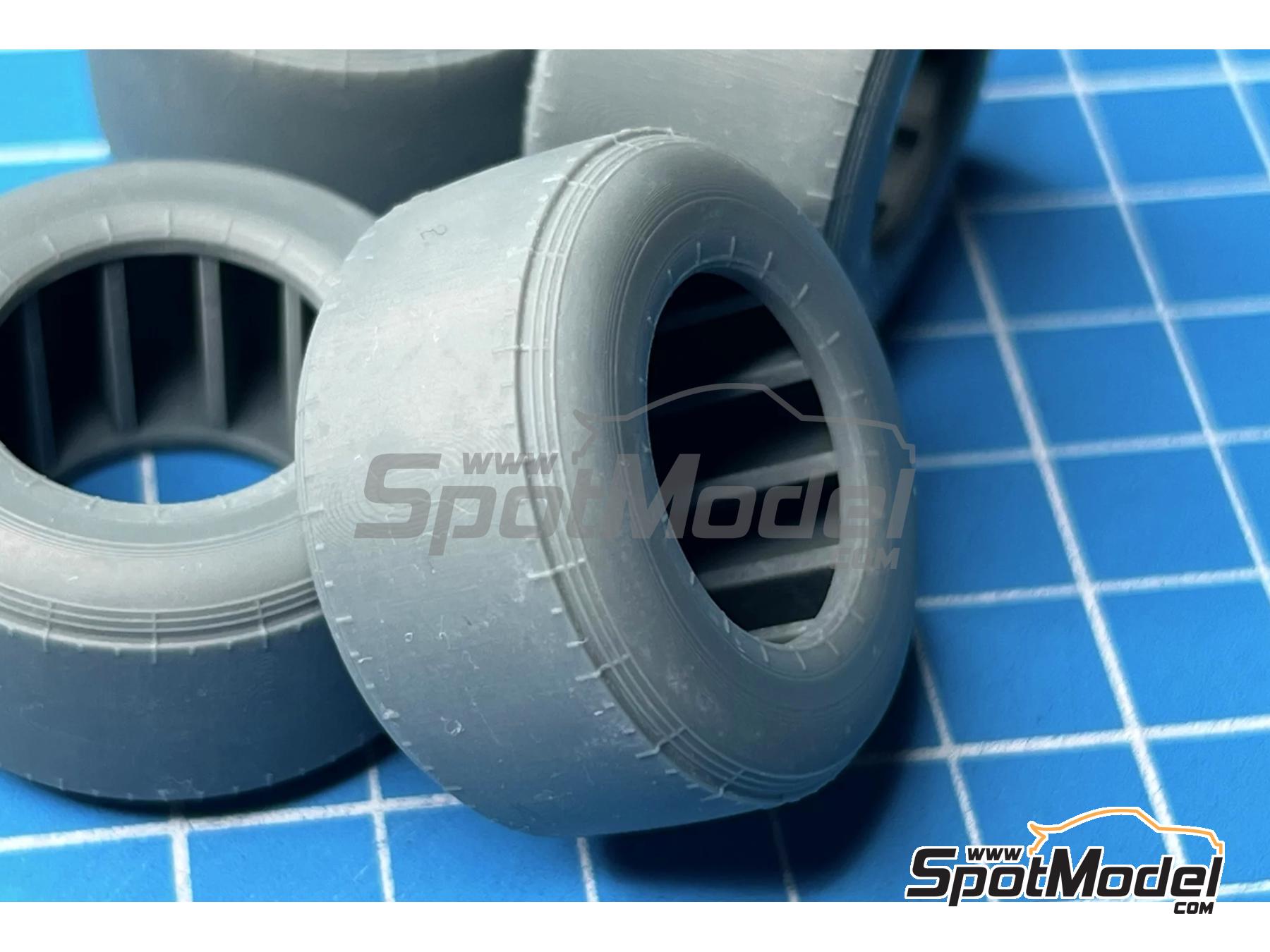 Image 4: Pirelli Slick Tires (2011-2016) | Tyre set in 1/20 scale manufactured by Stone Models (ref. A081-2024, also A081/2024)