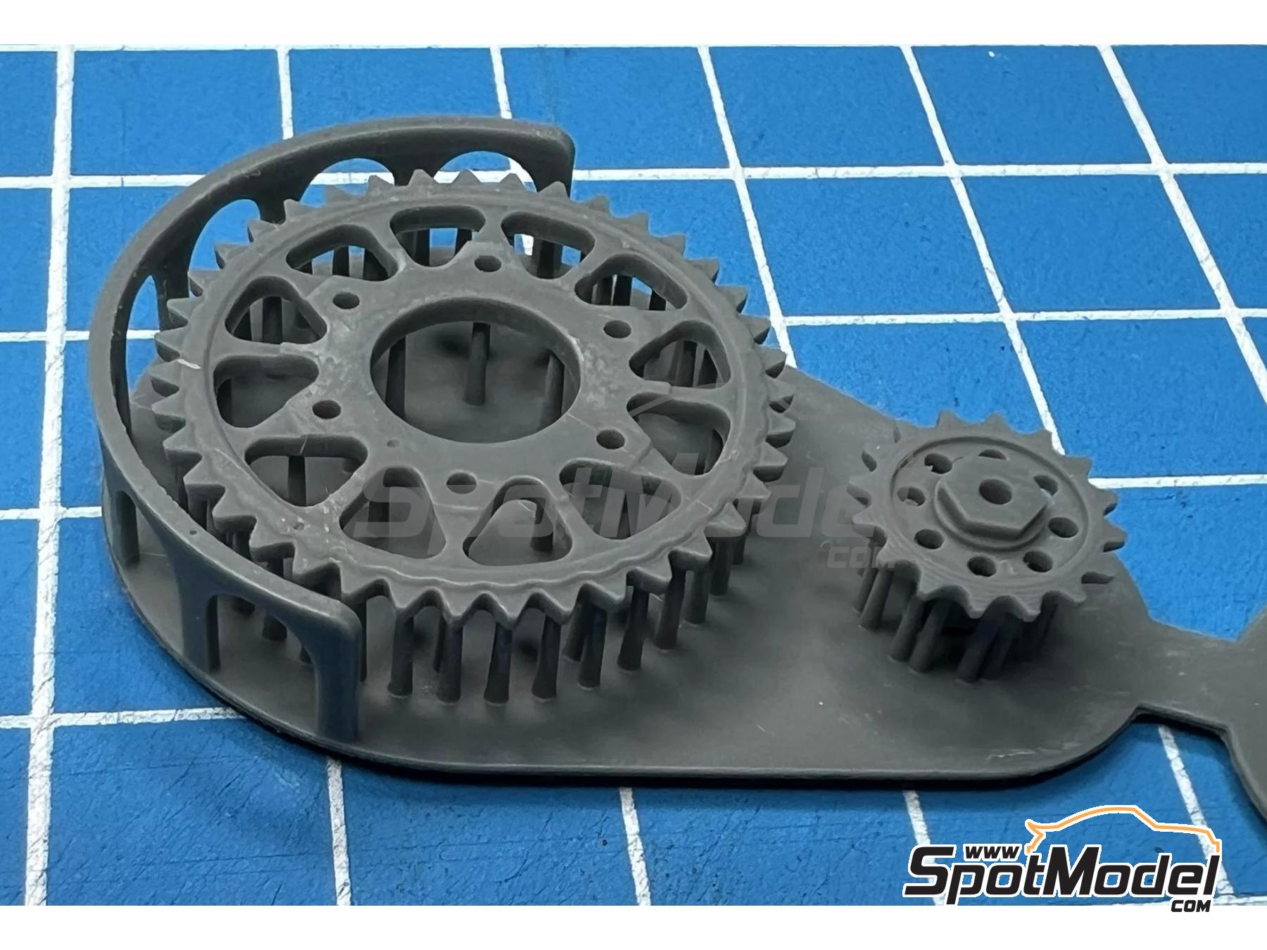 Image 4: Kawasaki Ninja ZX-10R / ZX-10RR | Chain set in 1/9 scale manufactured by Stone Models (ref.&nbsp;A106-2025, also A106/2025)