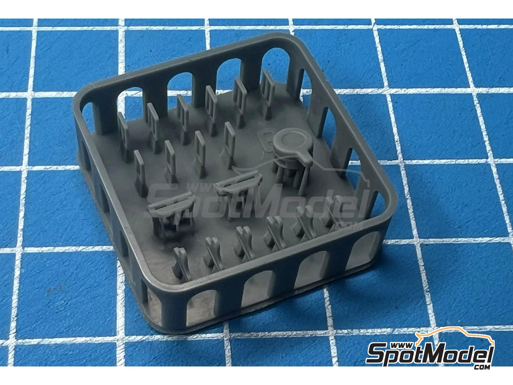 Image 6: Benetton Ford B188 | Asientos en escala&nbsp;1/20 fabricado por Stone Models (ref.&nbsp;A108-2025, tambien A108/2025)