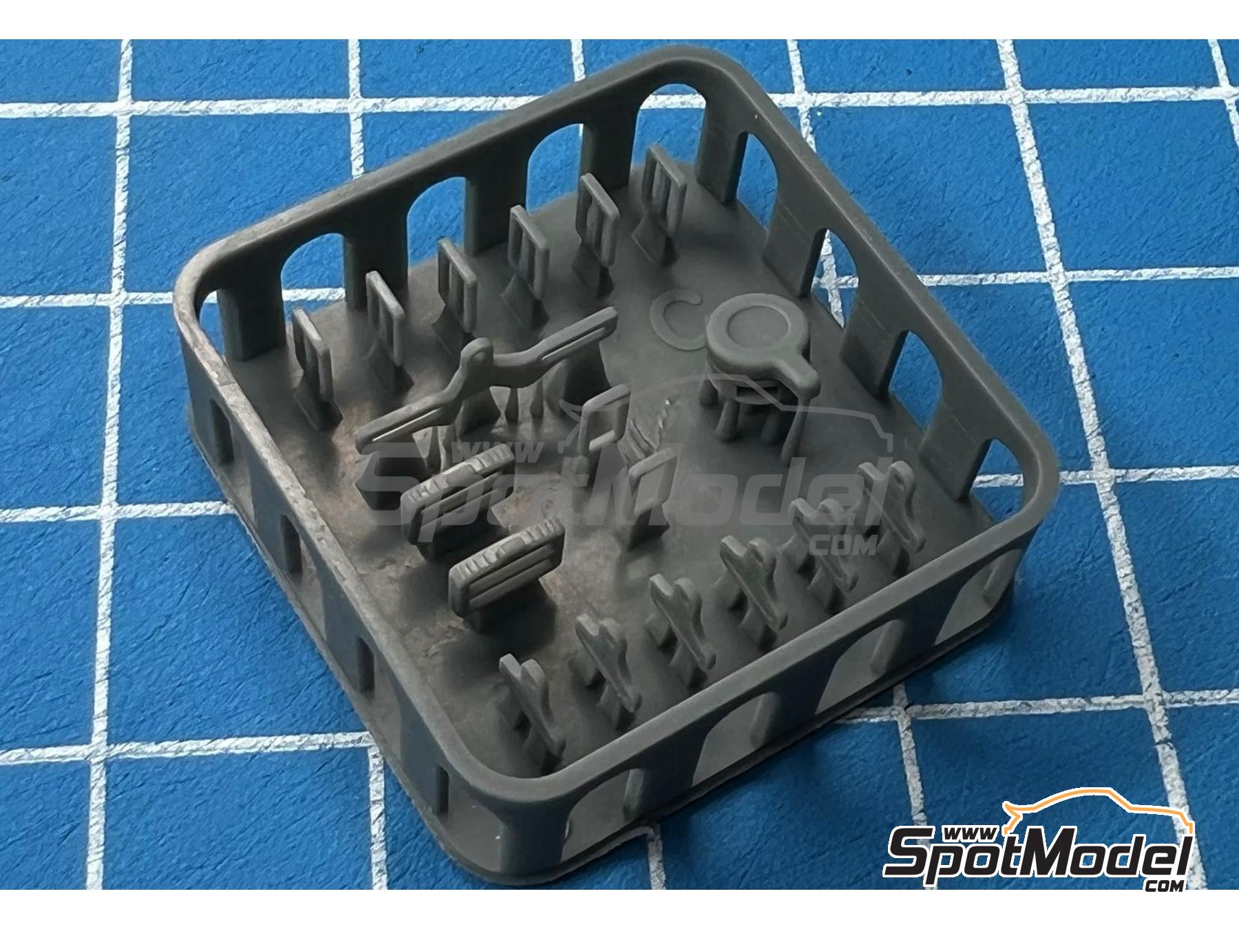 Image 8: Williams Renault FW13B | Seat in 1/20 scale manufactured by Stone Models (ref.&nbsp;A109-2025, also A109/2025)