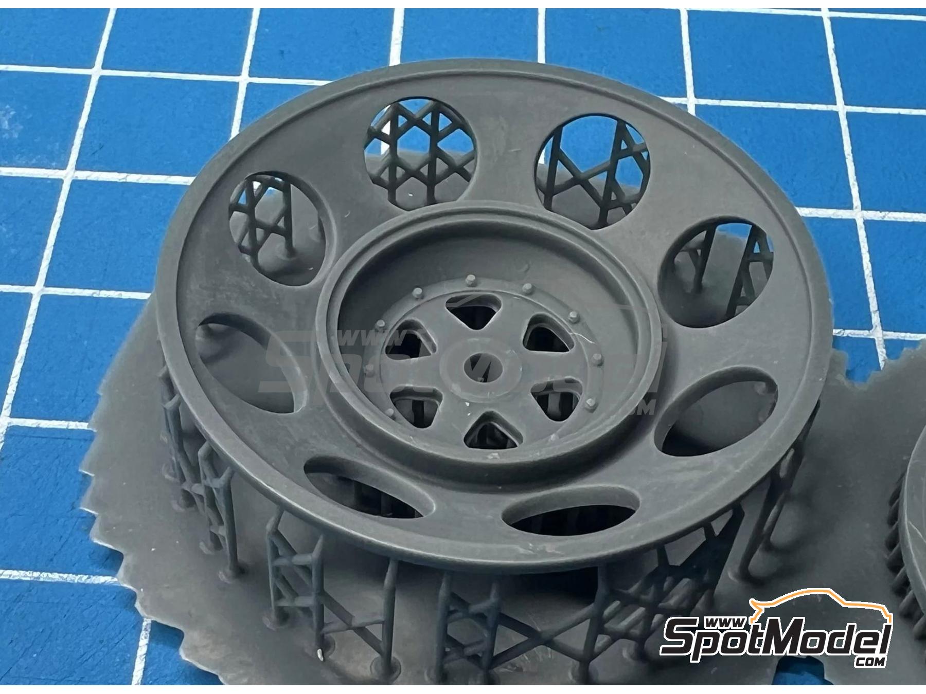 Image 5: Dummy Wheel Set for 70s Lotus F1 Cars | Rims in 1/20 scale manufactured by Stone Models (ref. A118-2025, also A118/2025)