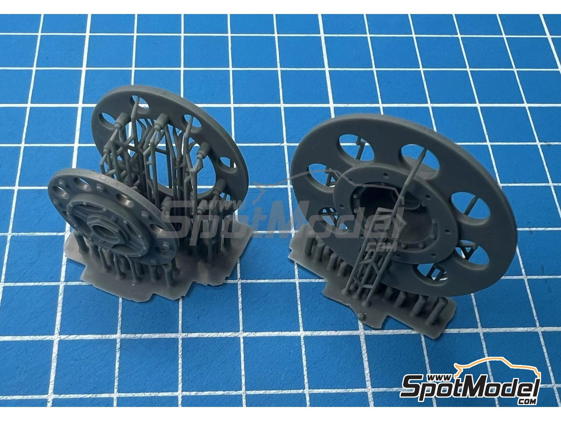 Image 2: Dummy Wheel Set for 70s Ferrari F1 Cars | Rims in 1/20 scale manufactured by Stone Models (ref. A119-2025, also A119/2025)