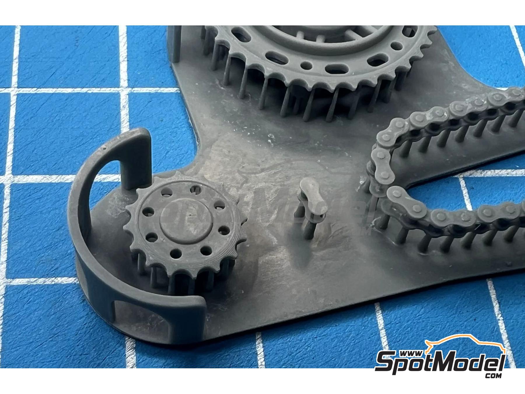 Image 4: Honda CBR1000RR-R Fireblade SP - Version A | Chain set in 1/9 scale manufactured by Stone Models (ref. A120-2025, also A120/2025)