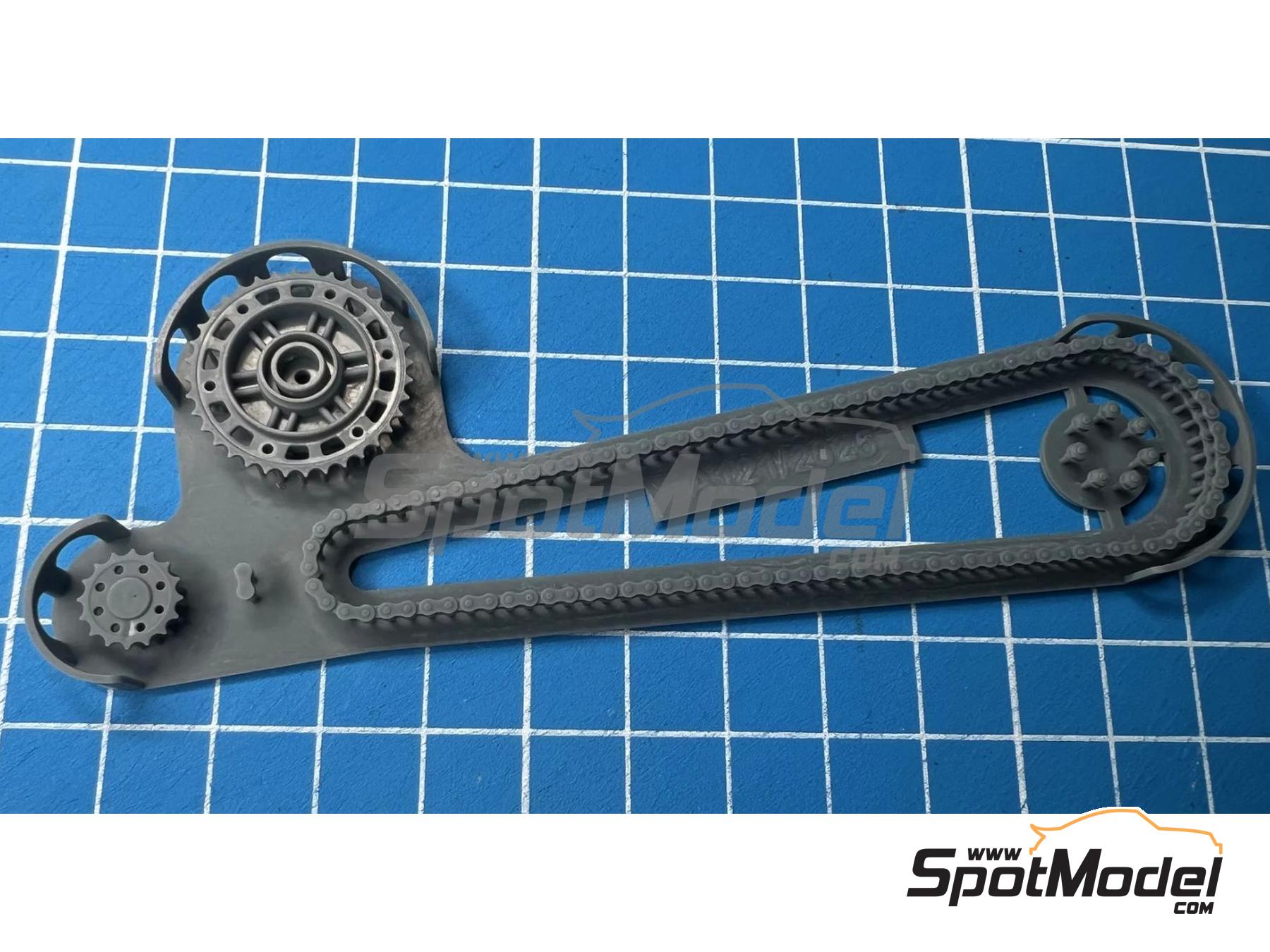 Image 2: Honda CBR1000RR-R Fireblade SP - Version B | Chain set in 1/9 scale manufactured by Stone Models (ref. A121-2025, also A121/2025)