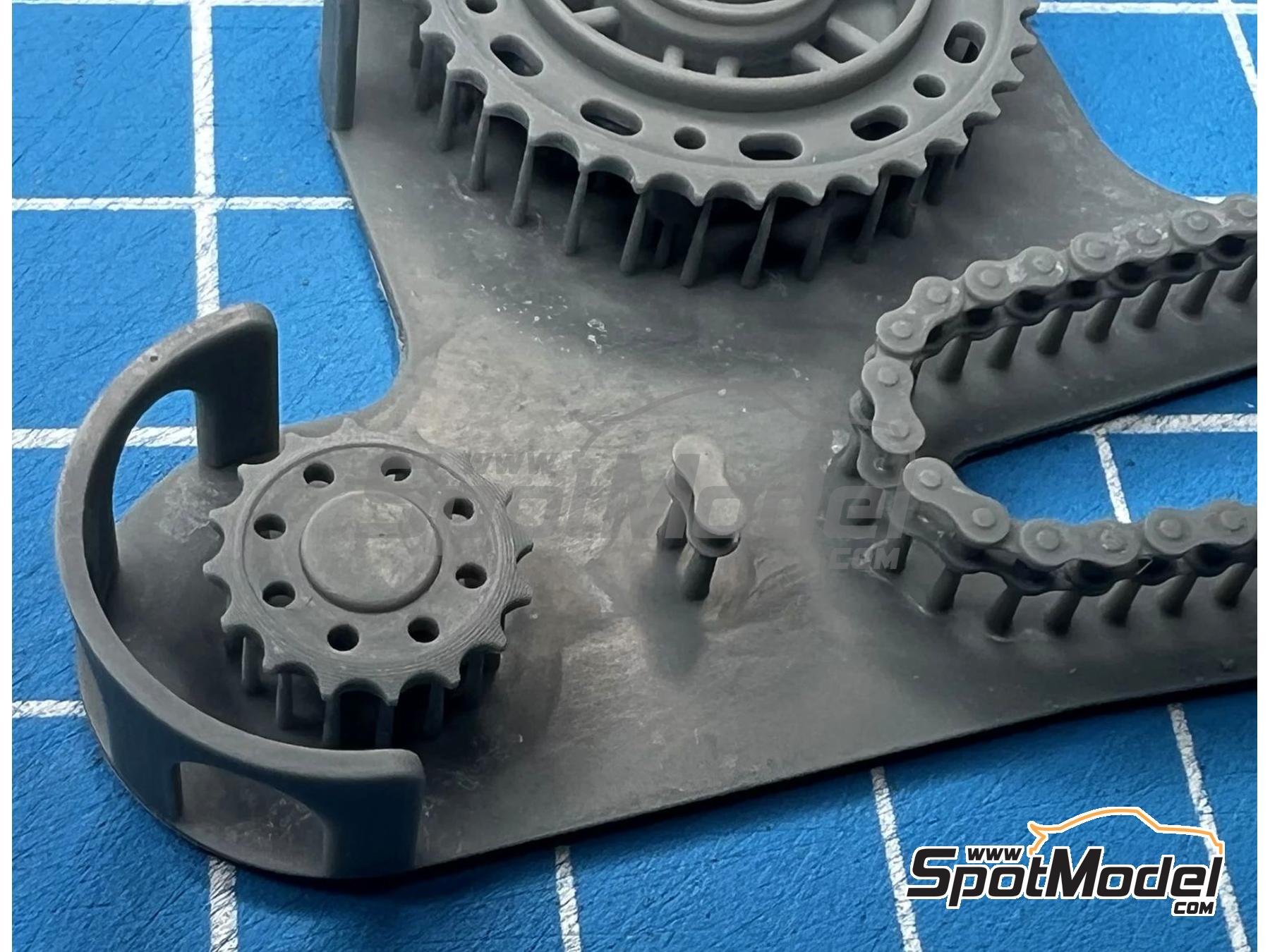 Image 4: Honda CBR1000RR-R Fireblade SP - Version B | Chain set in 1/9 scale manufactured by Stone Models (ref. A121-2025, also A121/2025)