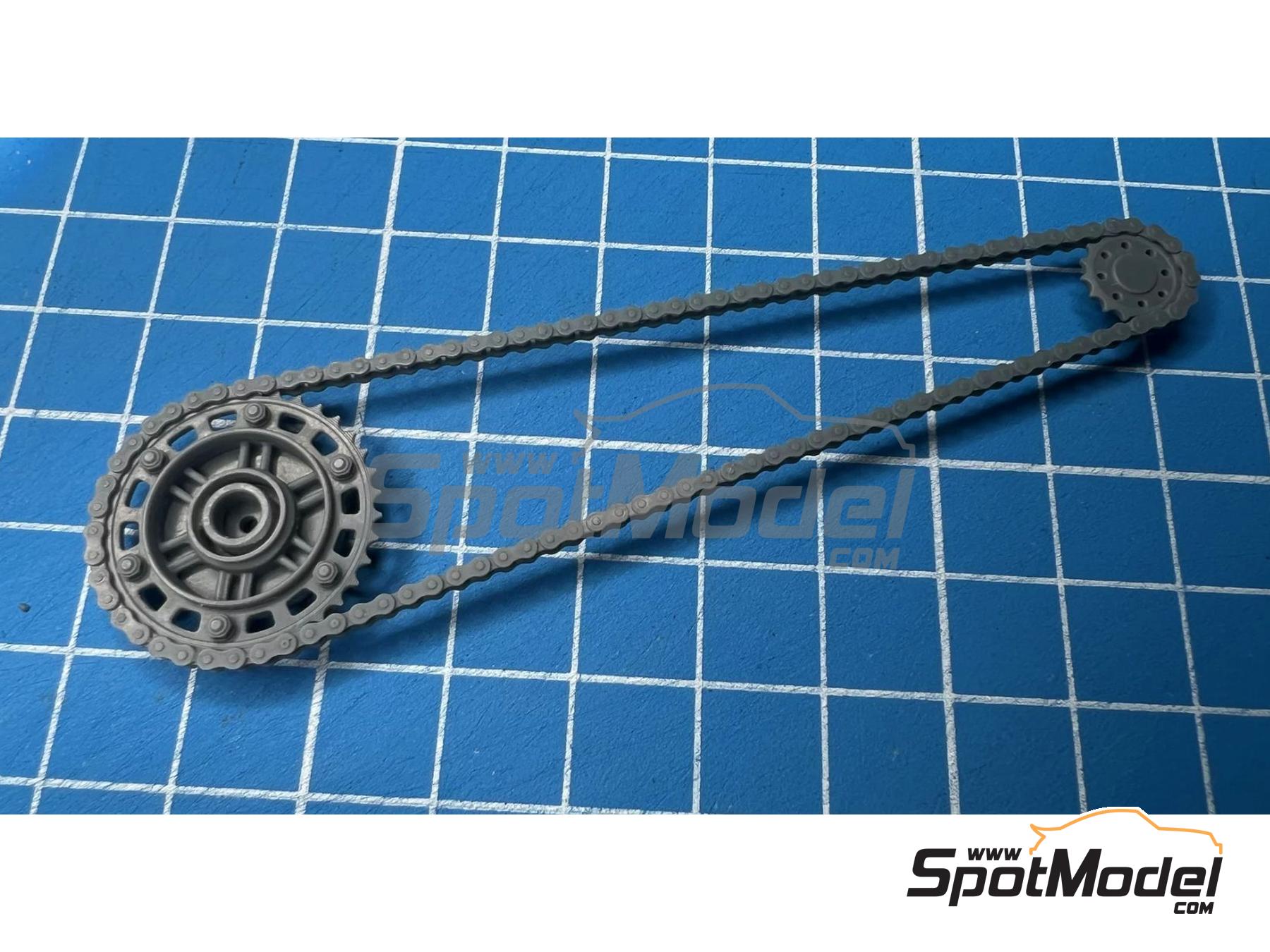 Image 7: Honda CBR1000RR-R Fireblade SP - Version B | Chain set in 1/9 scale manufactured by Stone Models (ref. A121-2025, also A121/2025)