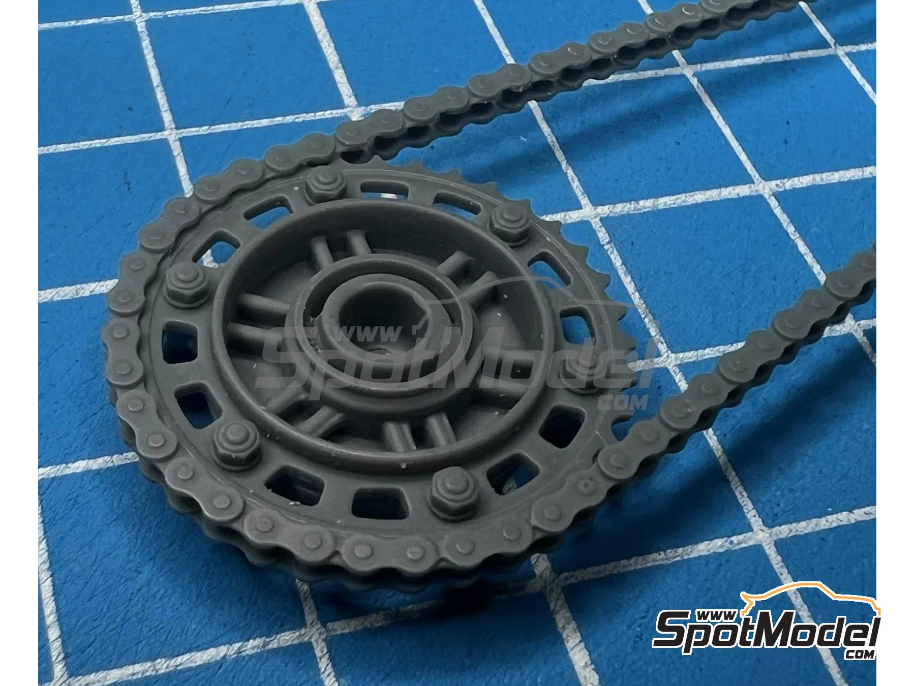 Image 8: Honda CBR1000RR-R Fireblade SP - Version B | Chain set in 1/9 scale manufactured by Stone Models (ref. A121-2025, also A121/2025)