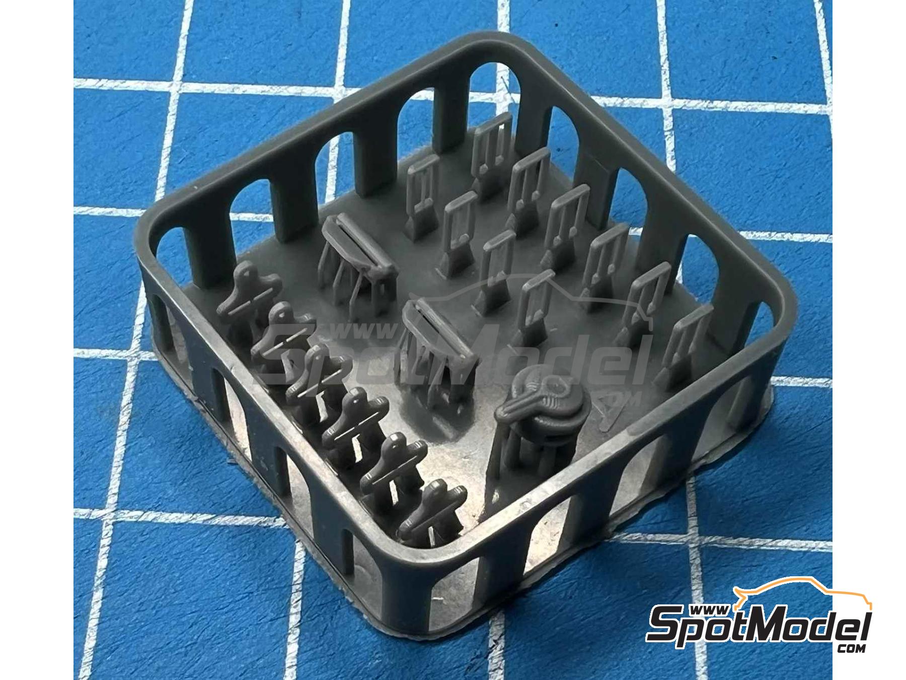 Image 3: McLaren Honda MP4/7 | Seat in 1/20 scale manufactured by Stone Models (ref.&nbsp;A122-2025, also A122/2025)