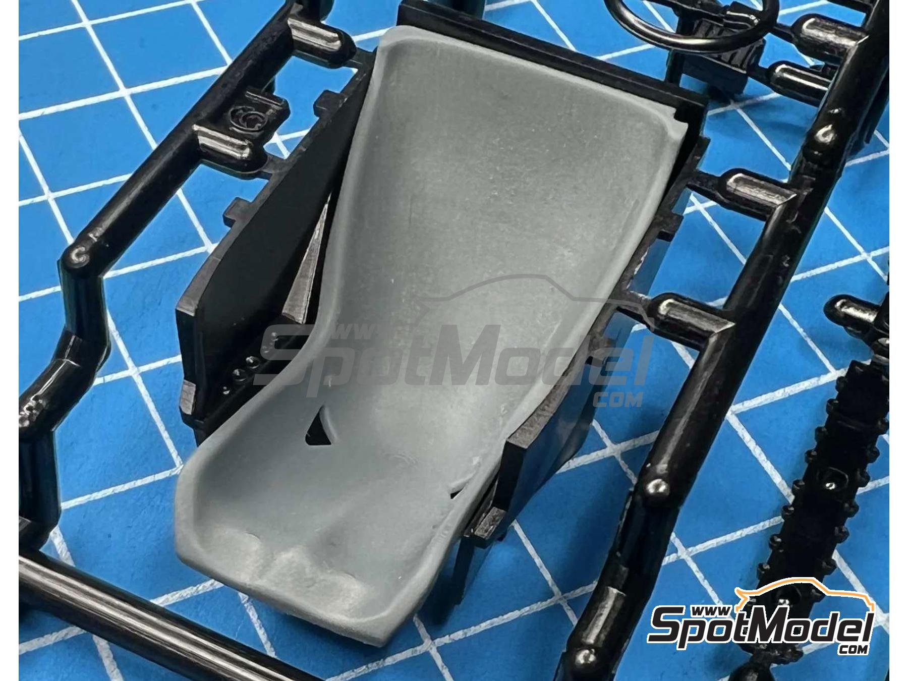 Image 5: McLaren Ford MP4/8 | Seat in 1/20 scale manufactured by Stone Models (ref.&nbsp;A123-2025, also A123/2025)