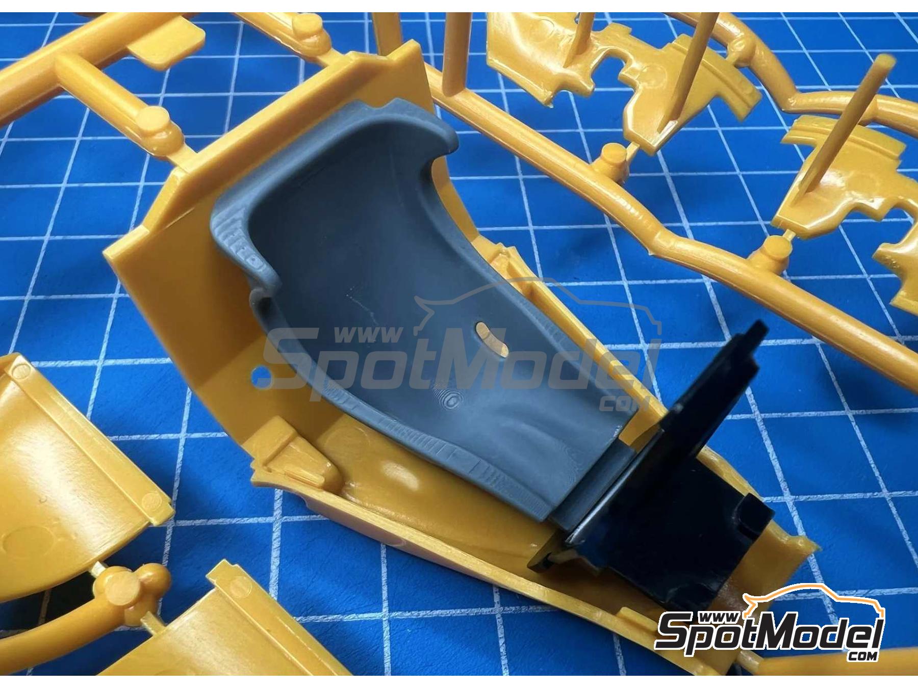 Image 5: Benetton Ford B192 | Asientos en escala&nbsp;1/20 fabricado por Stone Models (ref.&nbsp;A126-2025, tambien A126/2025)