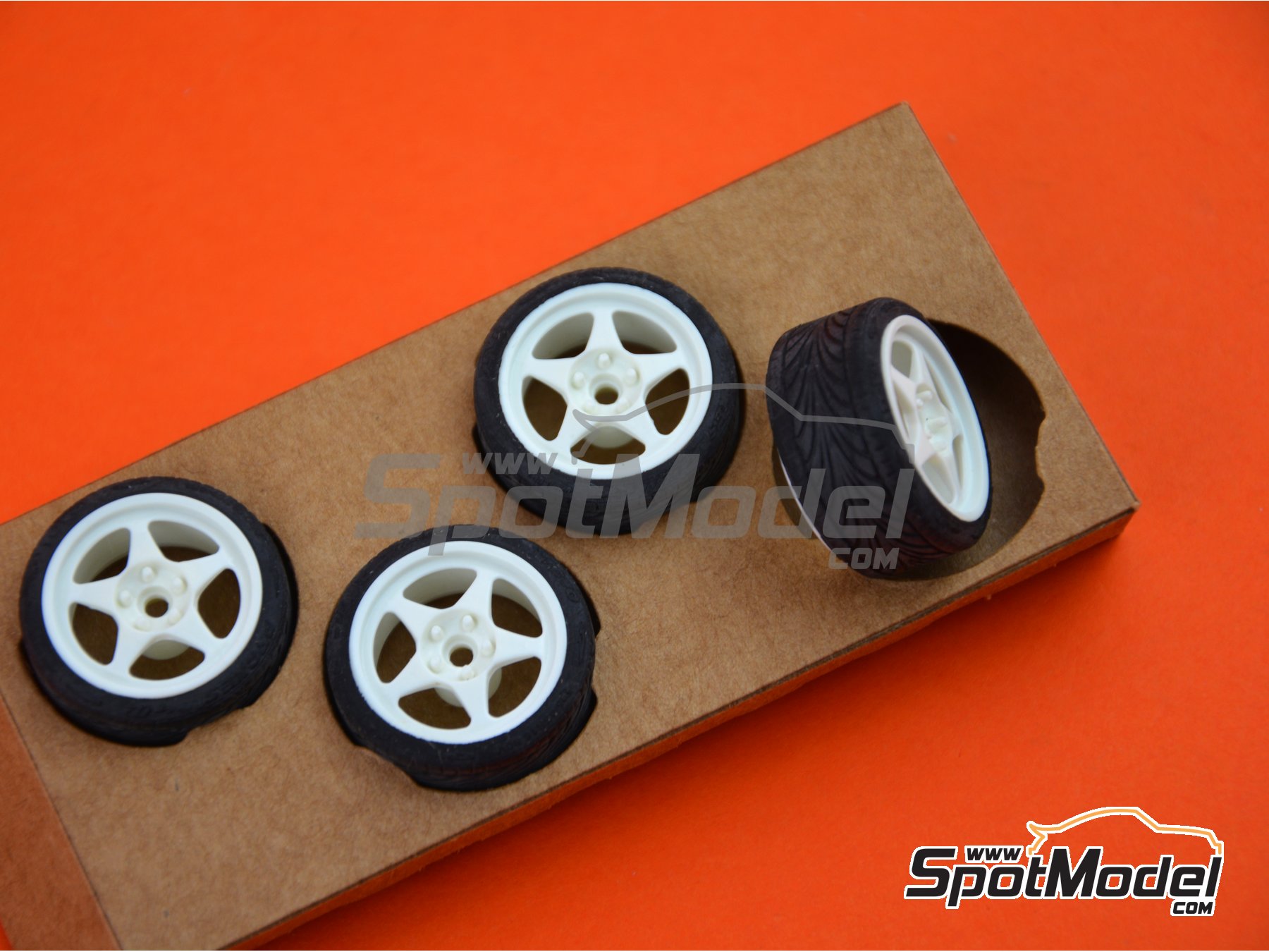 Image 4: SB-EVO | Set de llantas y neumáticos en escala 1/24 fabricado por StreetBlisters (ref. SB-10001, tambien 10001)