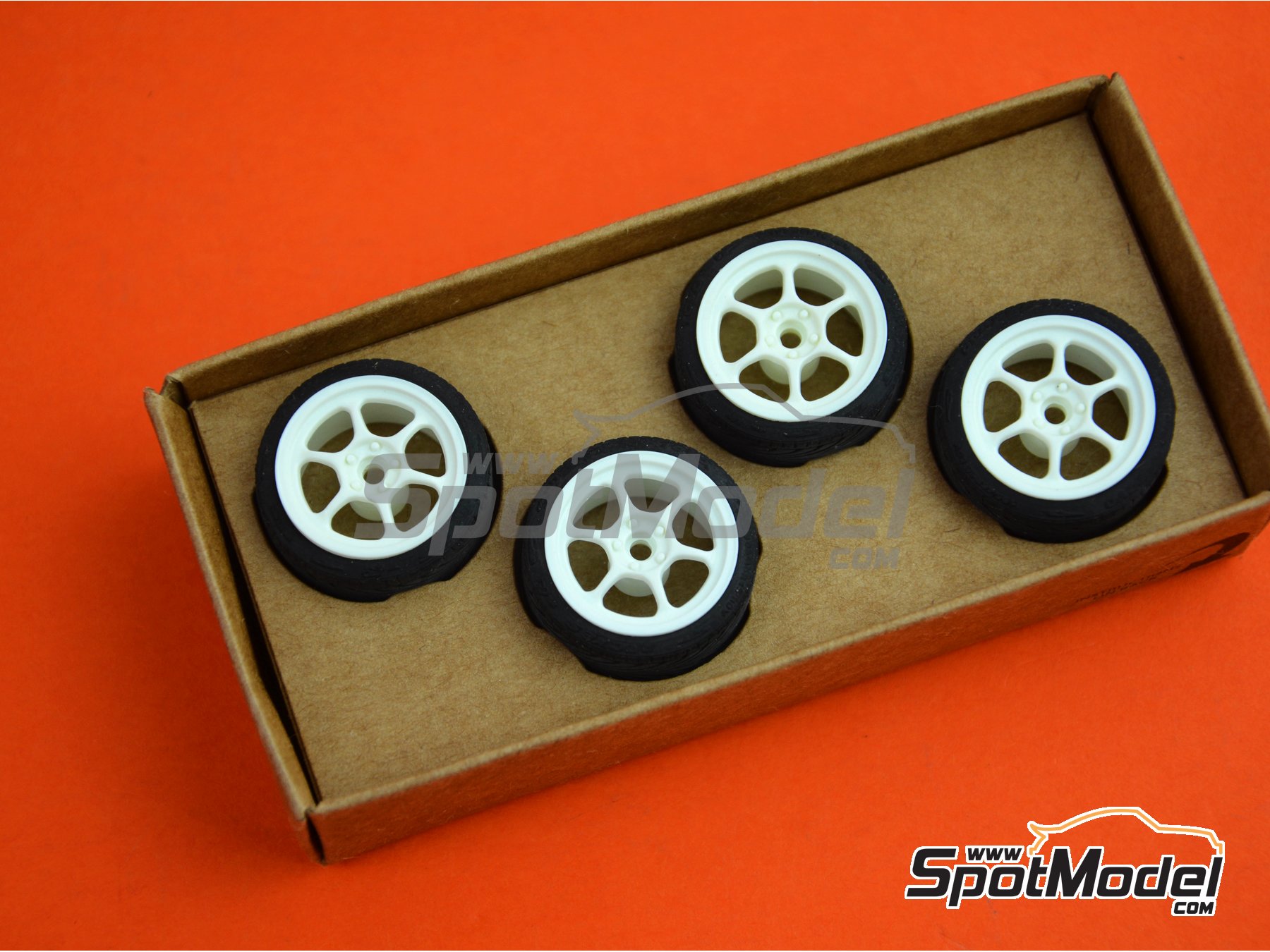 Image 5: SB-RG 16 pulgadas | Set de llantas y neumáticos en escala 1/24 fabricado por StreetBlisters (ref. SB-10003, tambien 10003)