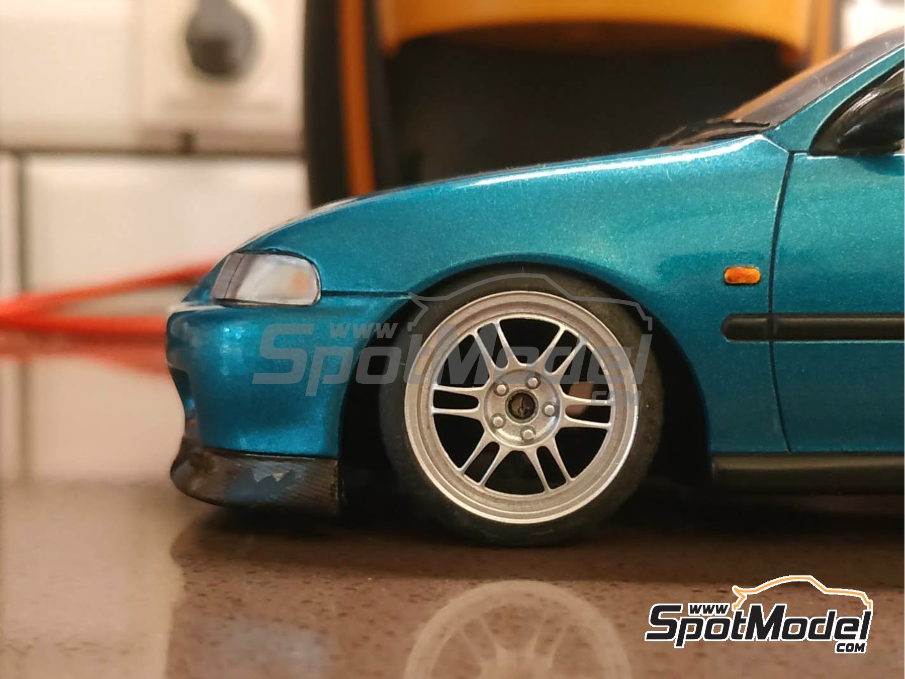 Image 5: Enkei RPF1 16 pulgadas | Set de llantas y neumáticos en escala 1/24 fabricado por StreetBlisters (ref. SB-10006, tambien 10006)