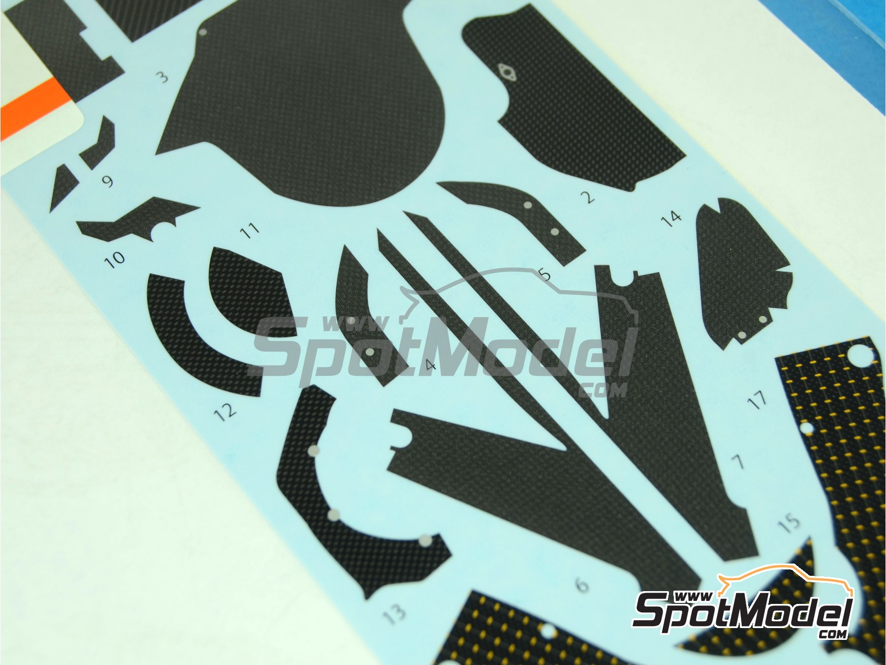 Image 2: Honda RC211V - Motorcycle World Championship 2006 | Carbon fibre pattern decal set in 1/12 scale manufactured by Studio27 (ref.&nbsp;ST27-CARBOND12002, also 4545310009009 and CD12002)